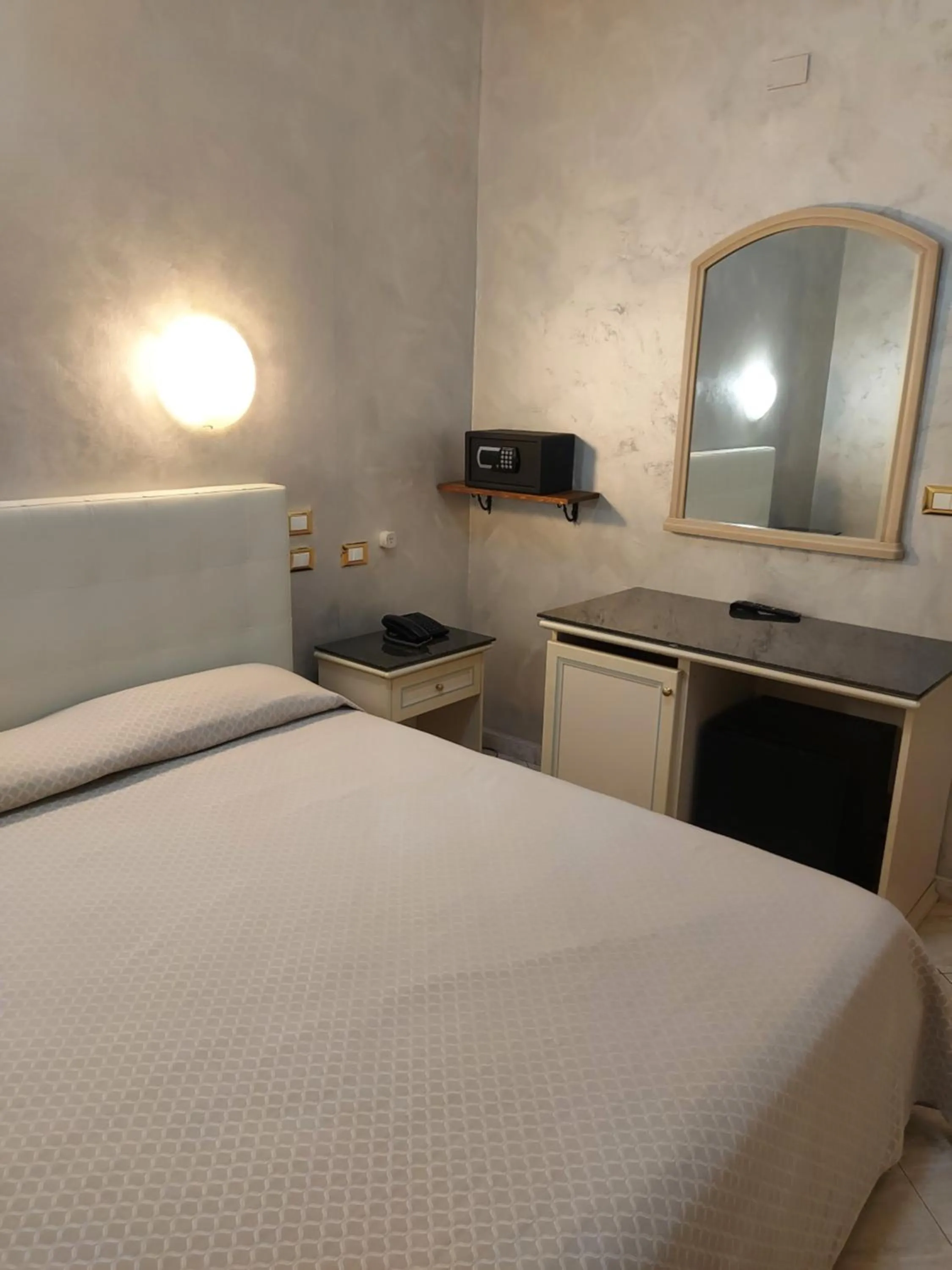 Bedroom, Bed in Hotel Antico Distretto