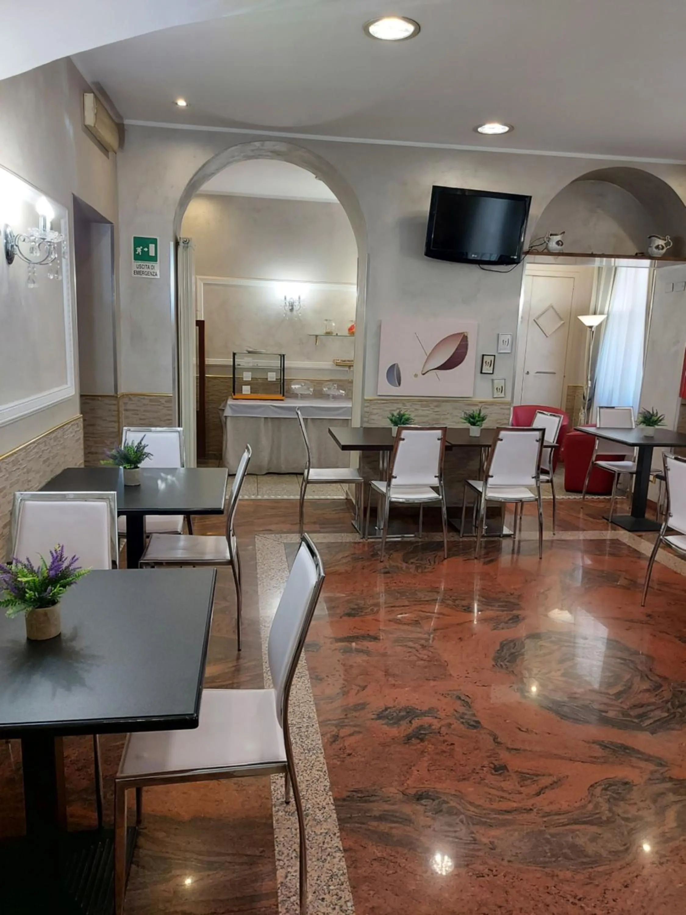 Restaurant/places to eat in Hotel Antico Distretto