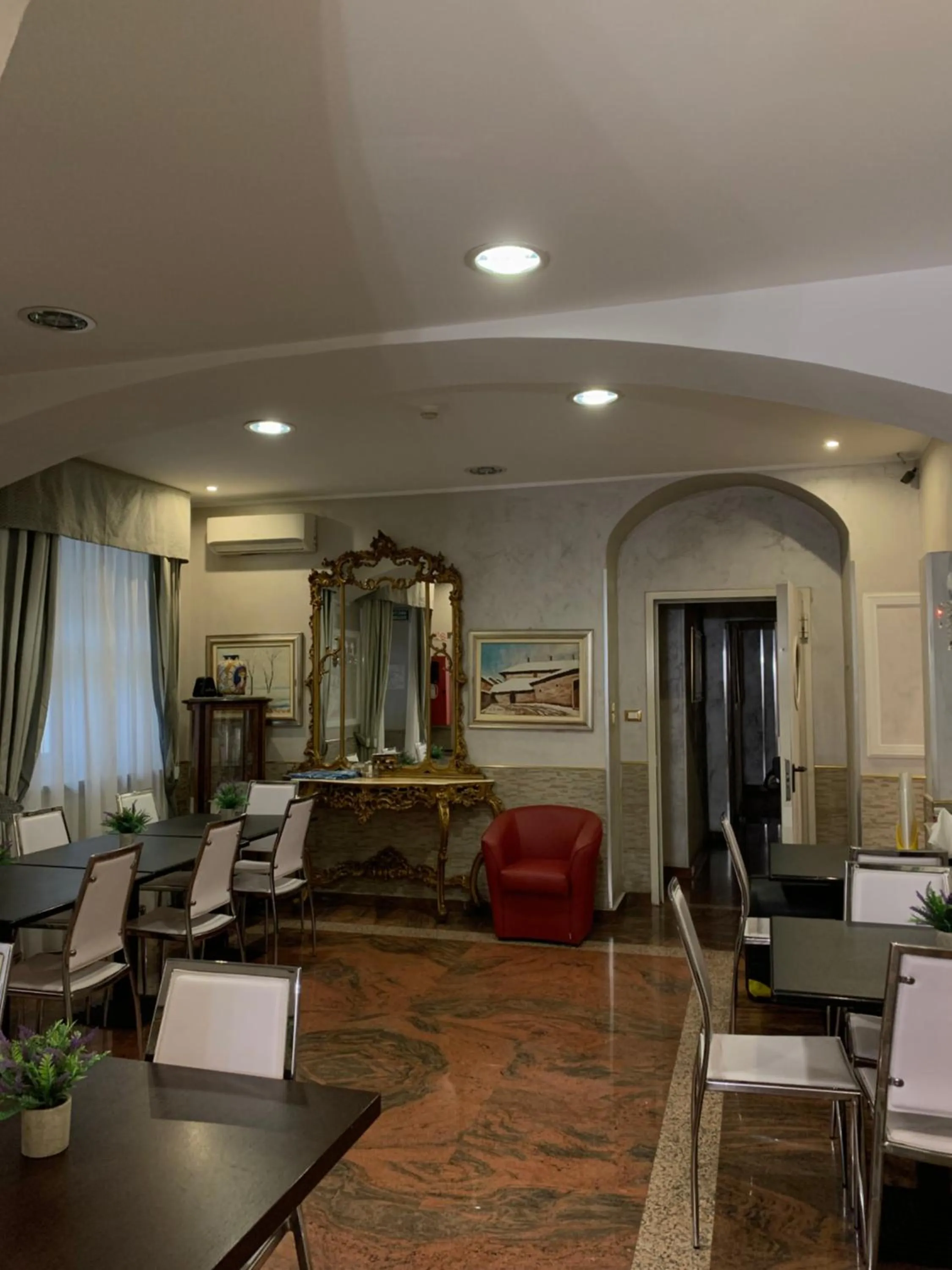 Restaurant/places to eat in Hotel Antico Distretto