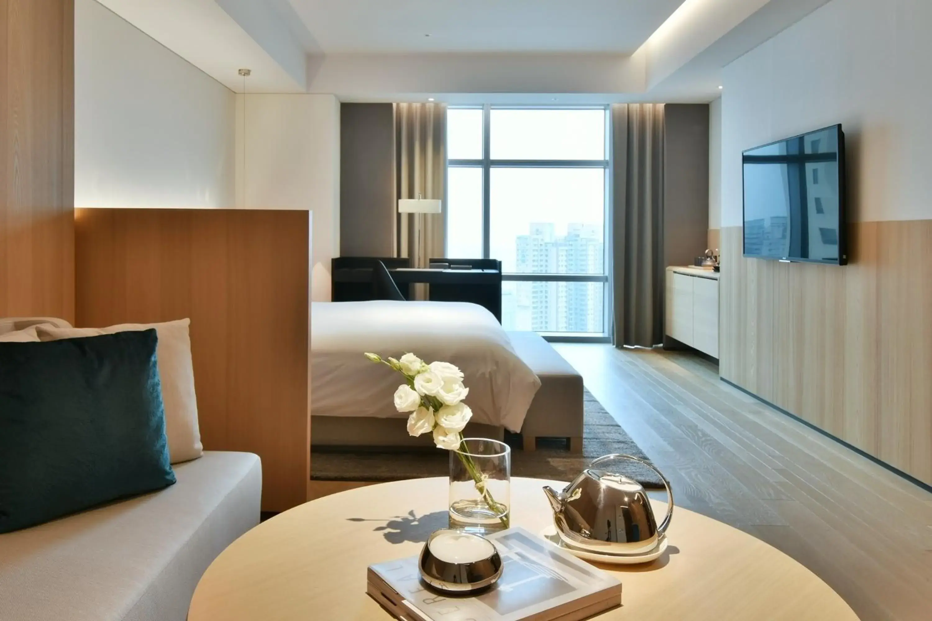 Deluxe King Room in THE AMNIS, a Luxury Collection Hotel, Kaohsiung Deluxe King Room in THE AMNIS, a Luxury Collection Hotel, Kaohsiung