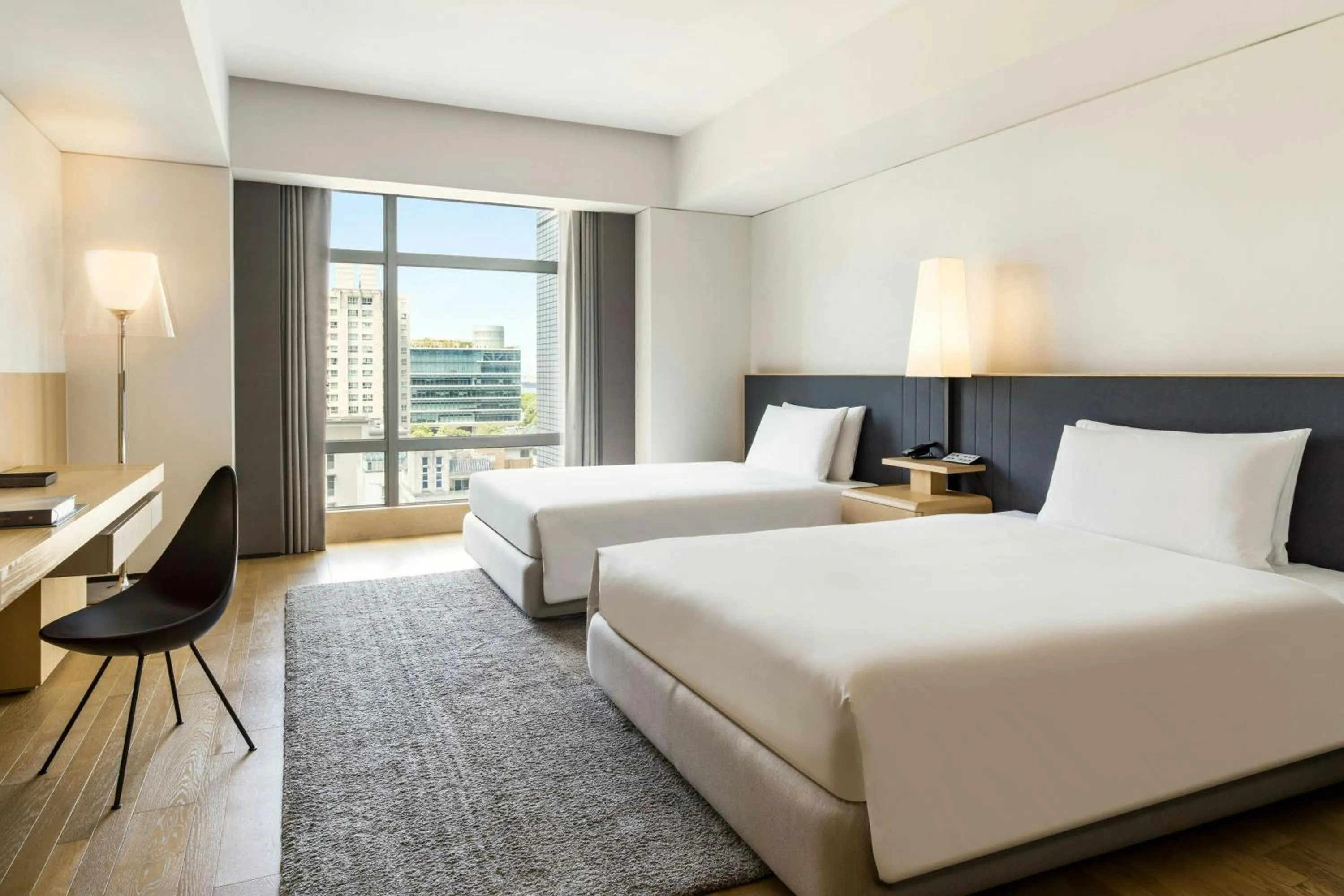 Photo of the whole room, Bed in THE AMNIS, a Luxury Collection Hotel, Kaohsiung