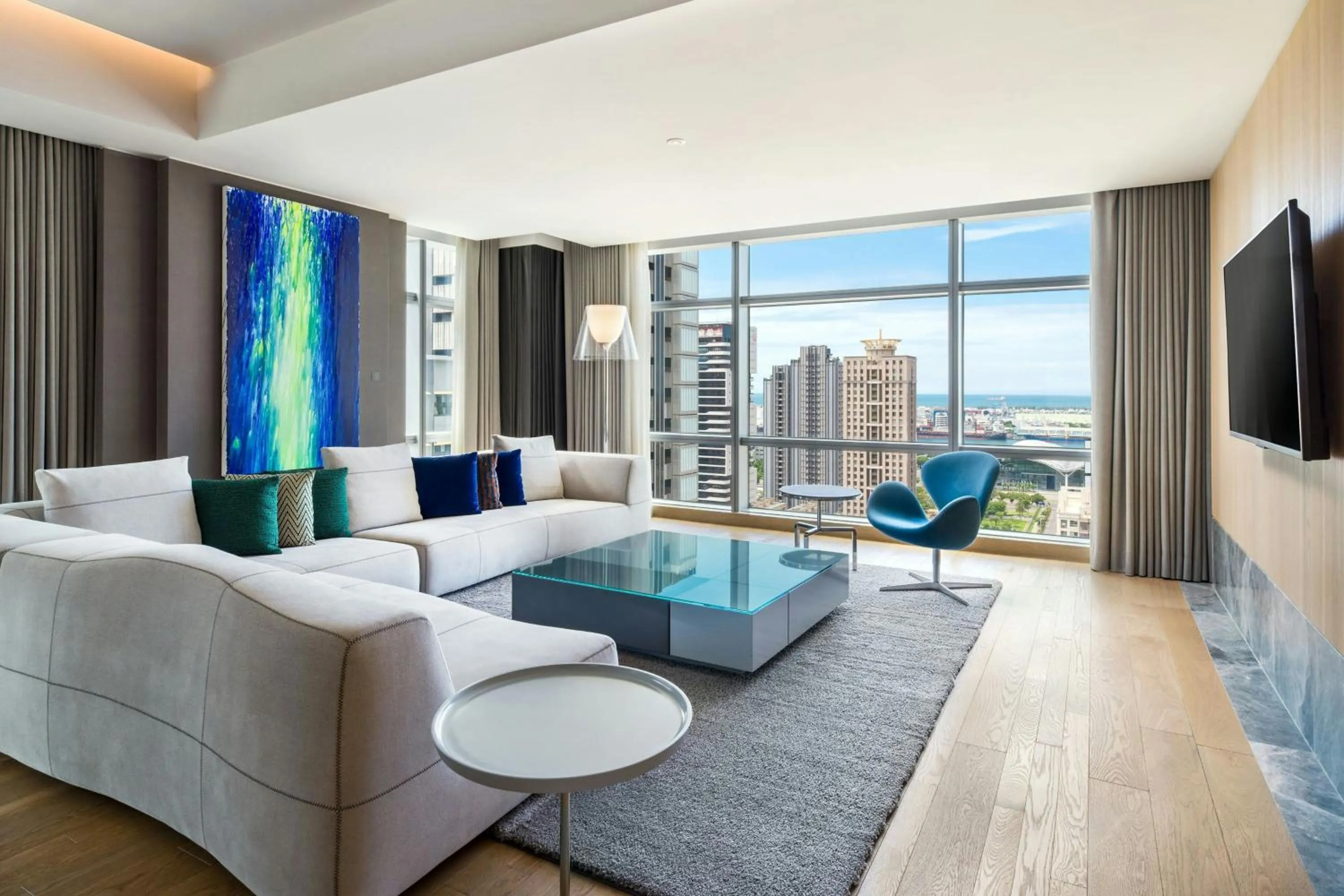Living room in THE AMNIS, a Luxury Collection Hotel, Kaohsiung