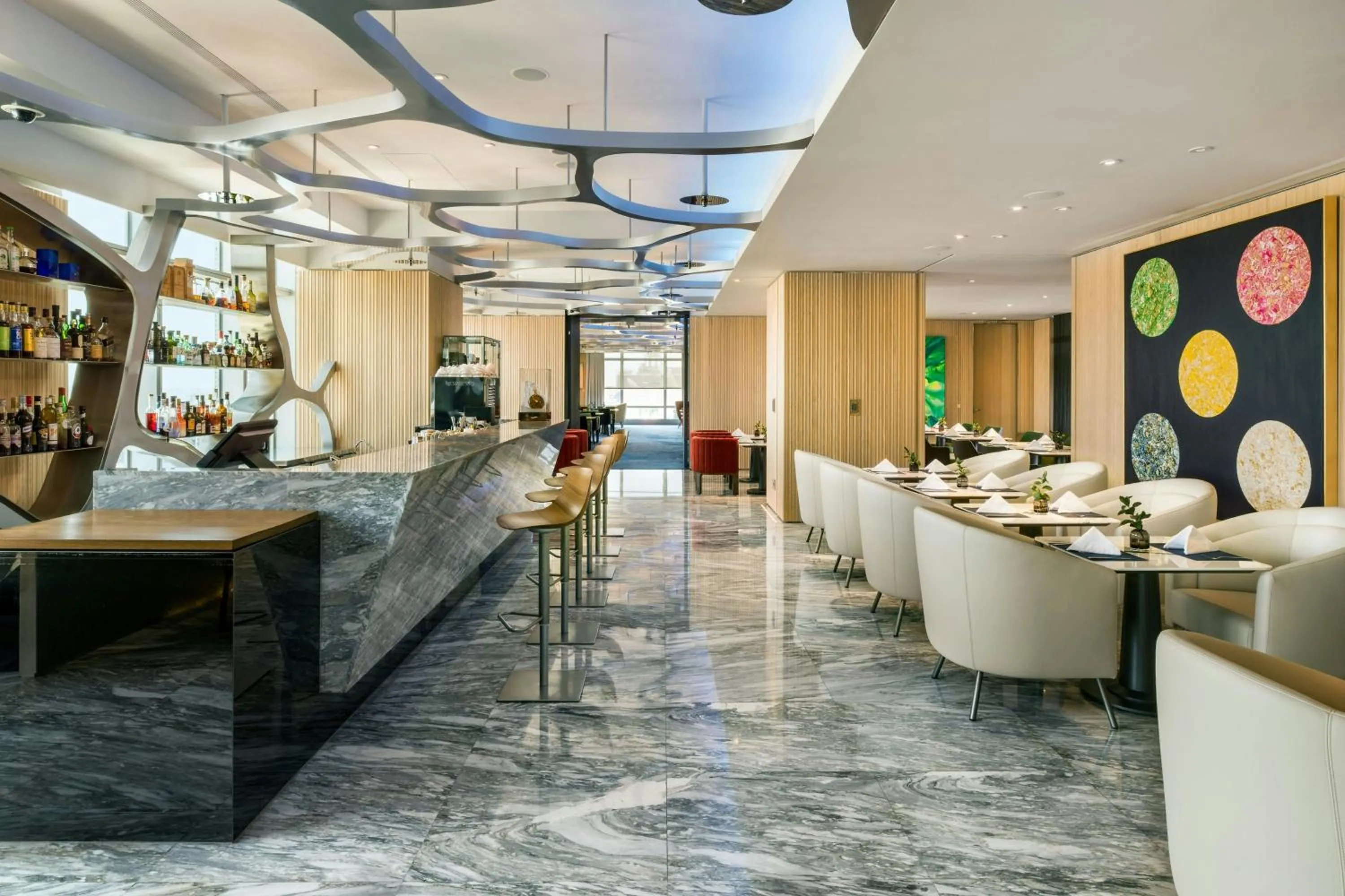 Lounge or bar in THE AMNIS, a Luxury Collection Hotel, Kaohsiung