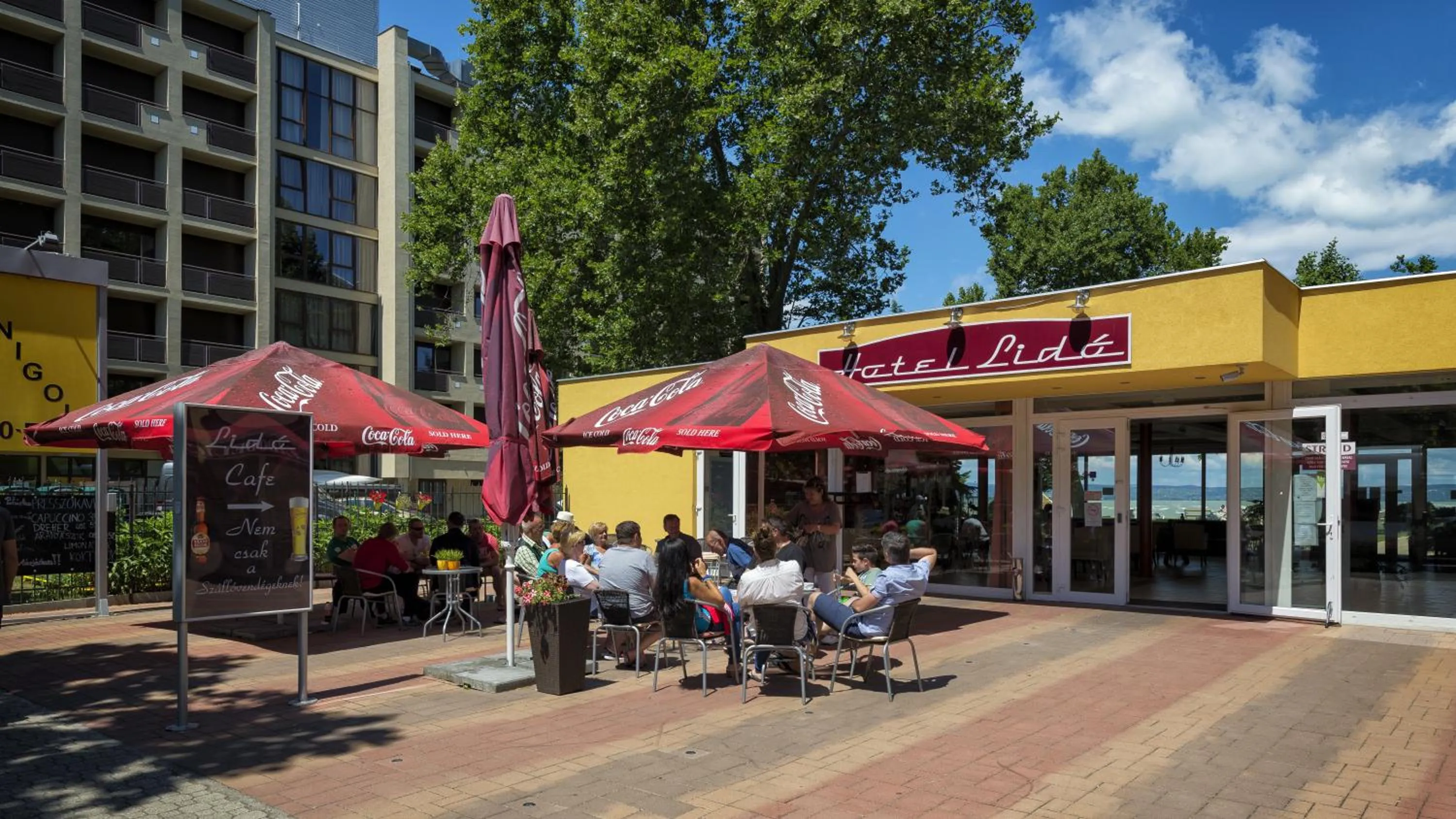 Facade/entrance in Hotel Lido