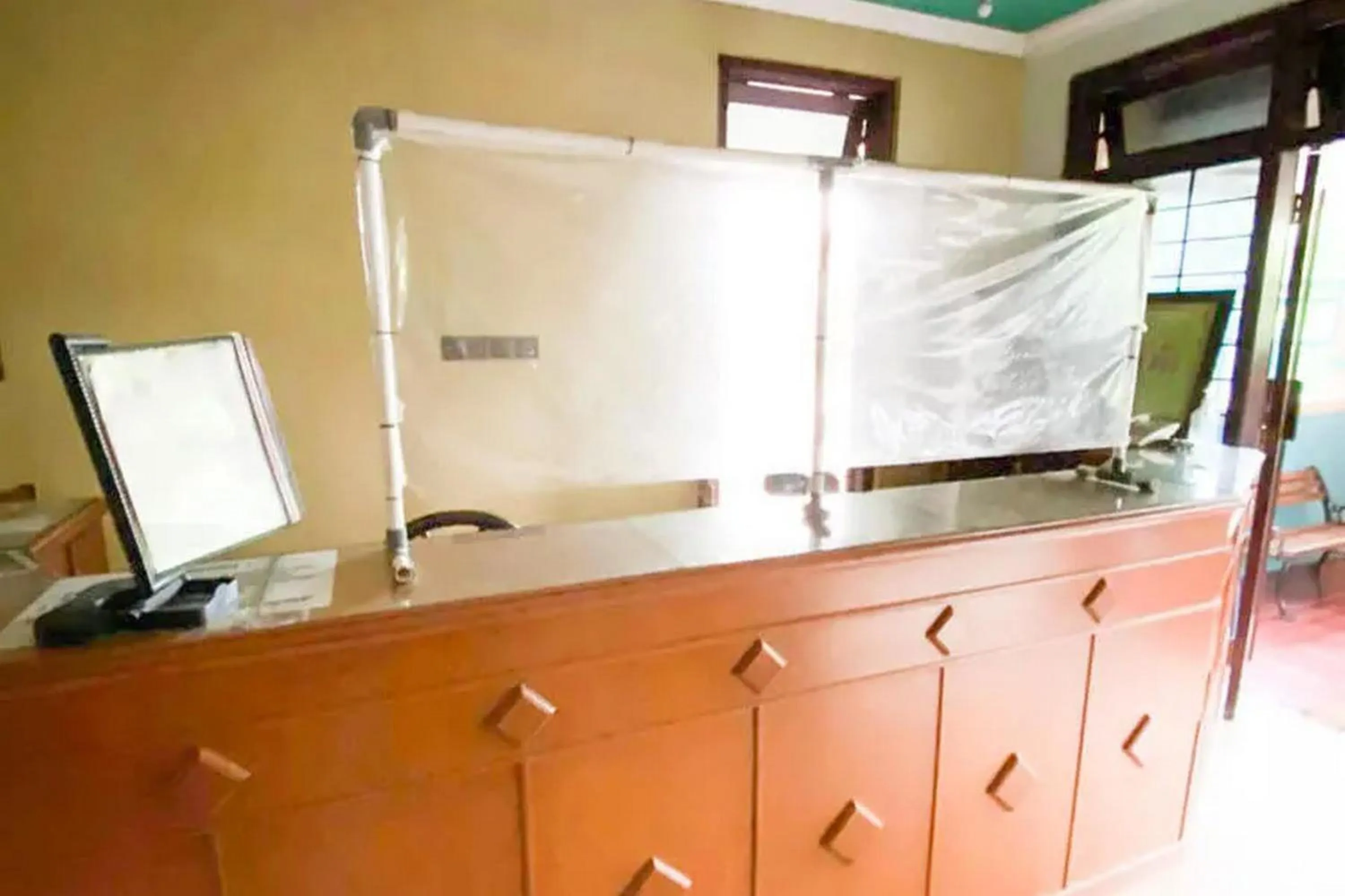 Property building in Hotel Shabine Rungkut Mitra RedDoorz