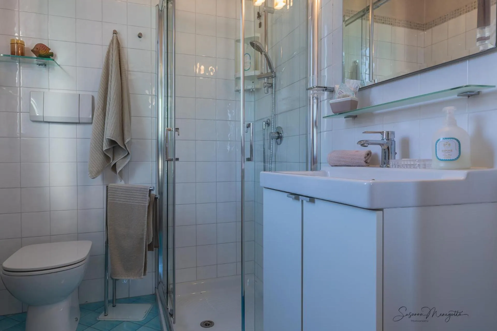 Shower in Villa Anis Bed and Breakfast