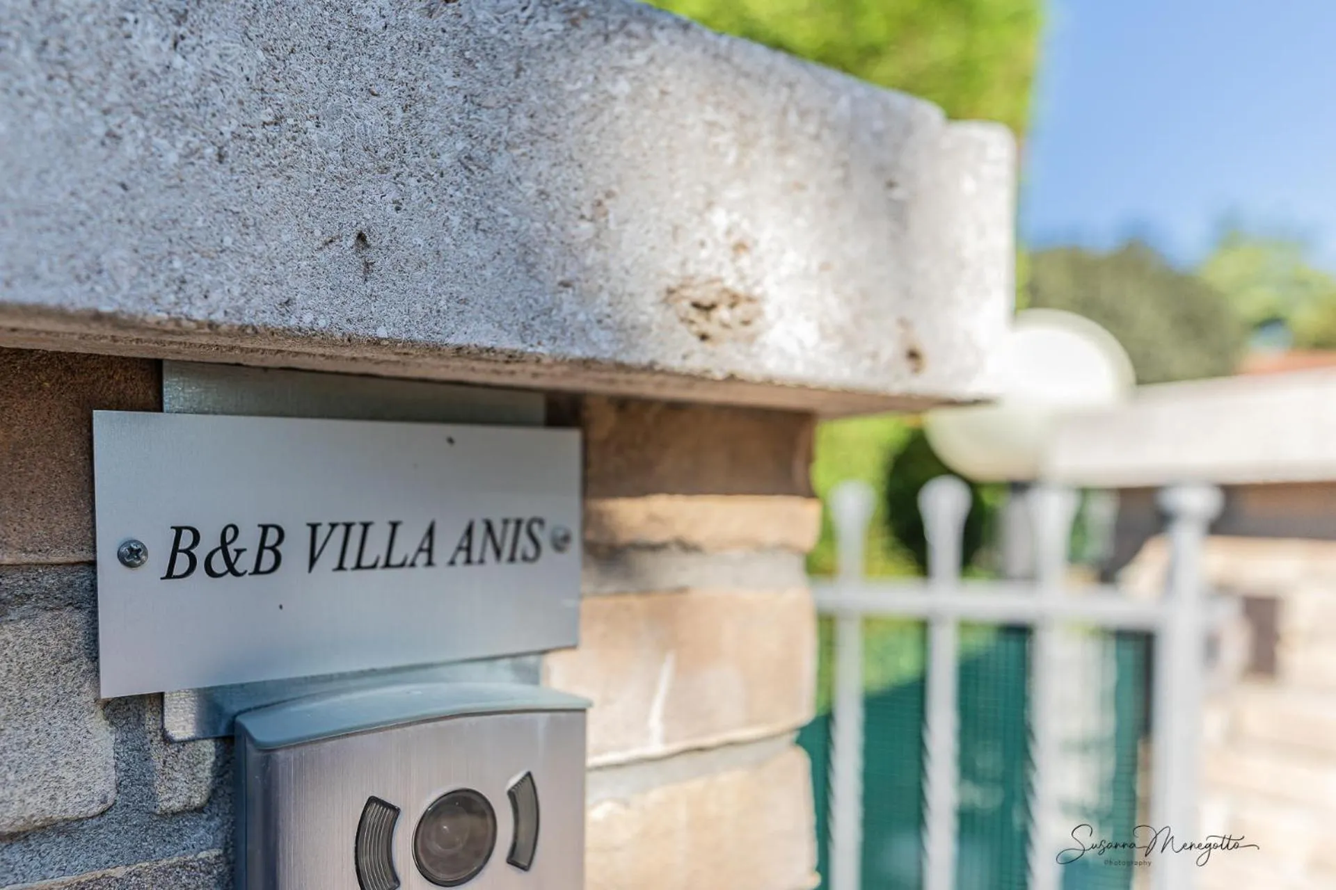 Property building in Villa Anis Bed and Breakfast