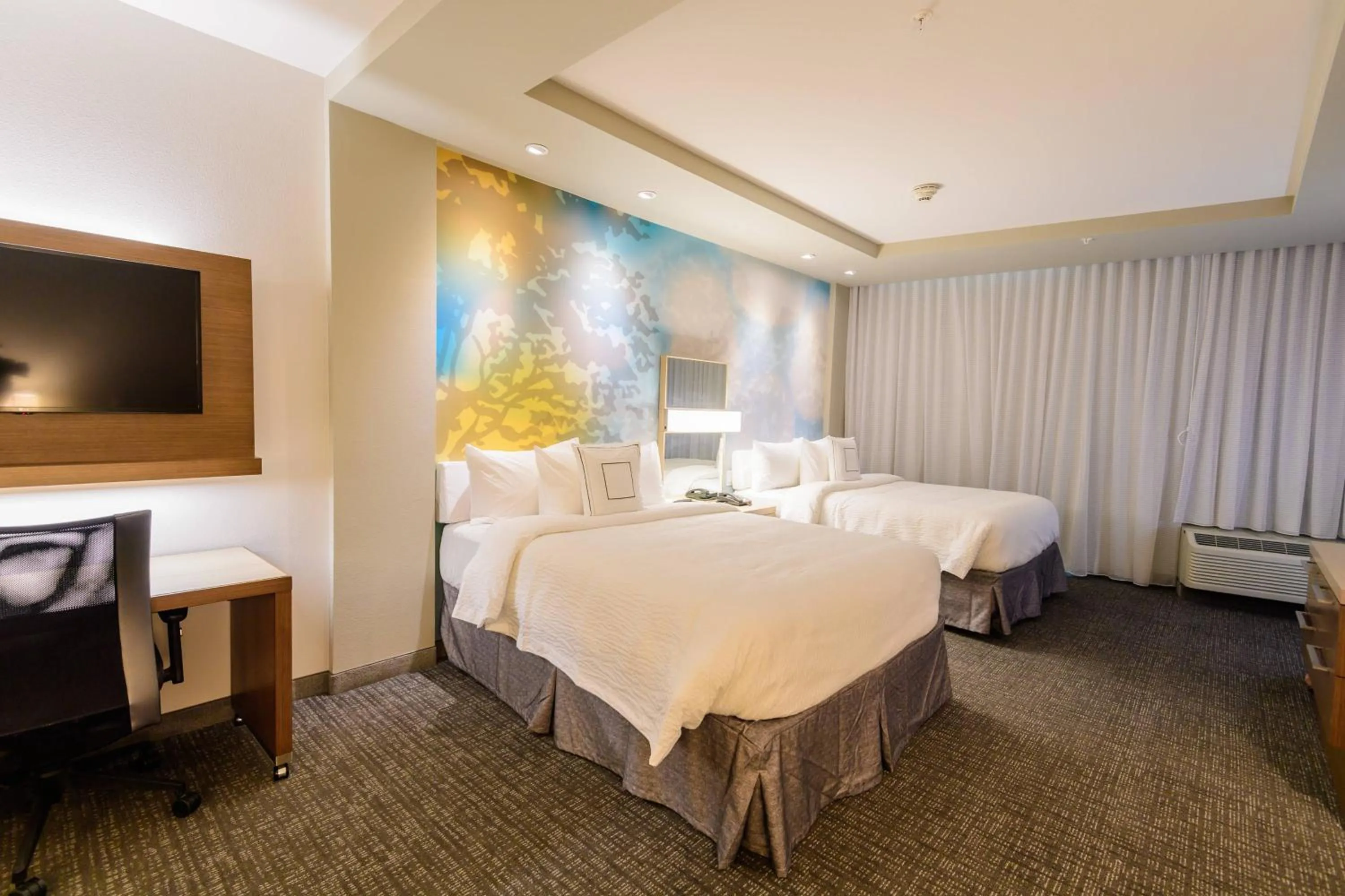 Bedroom, Bed in Courtyard by Marriott Lake Jackson