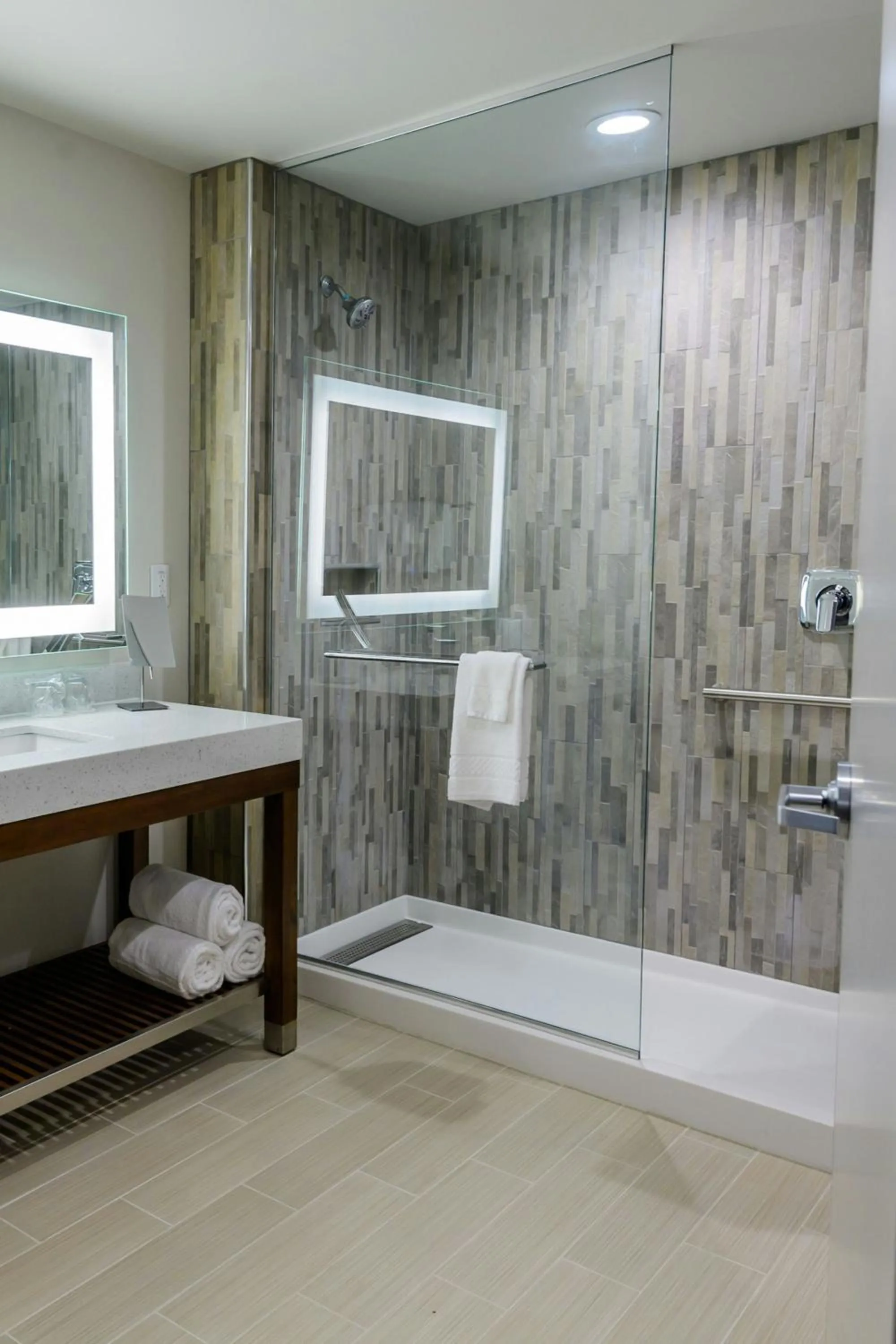 Bathroom in Courtyard by Marriott Lake Jackson