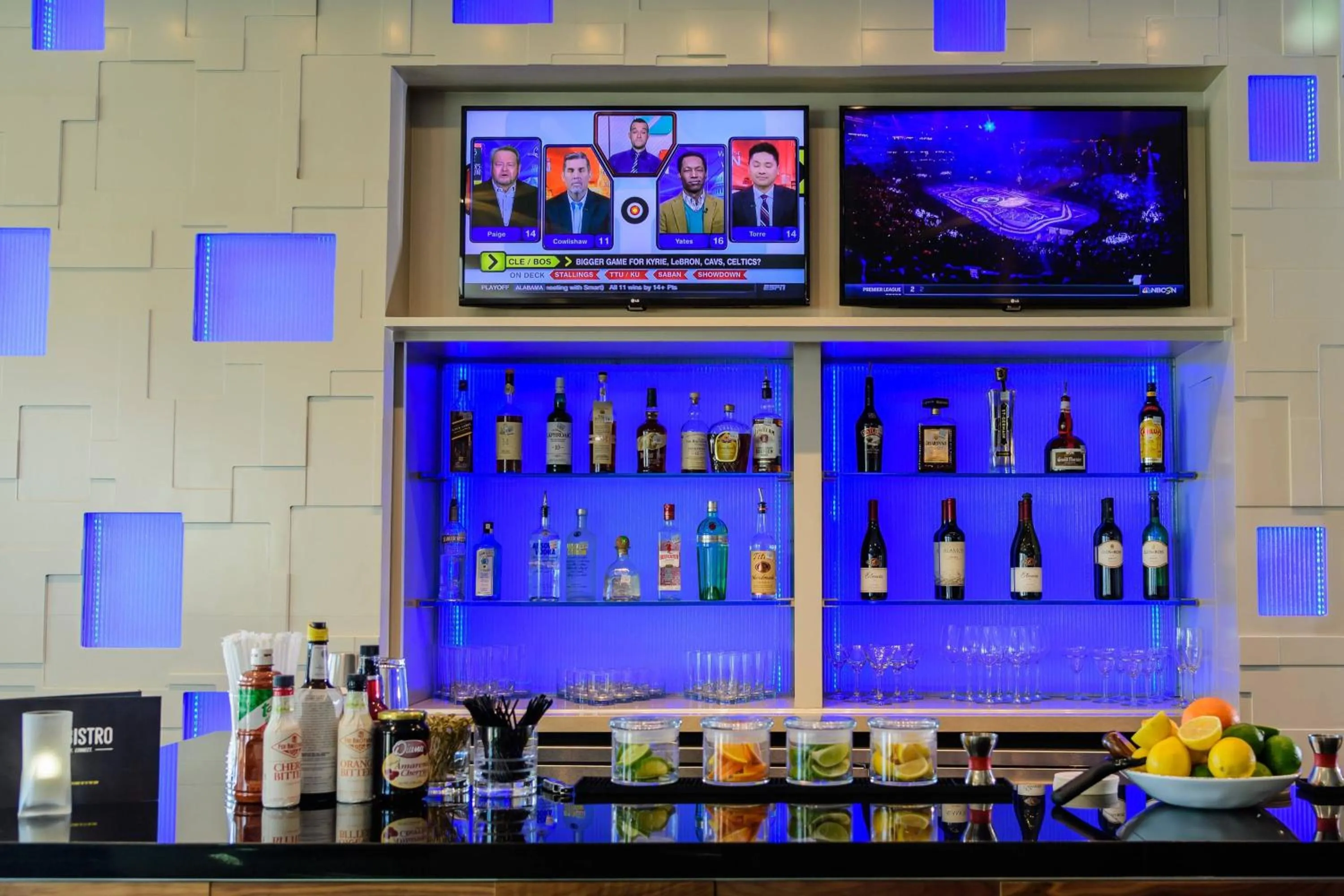 Lounge or bar in Courtyard by Marriott Lake Jackson