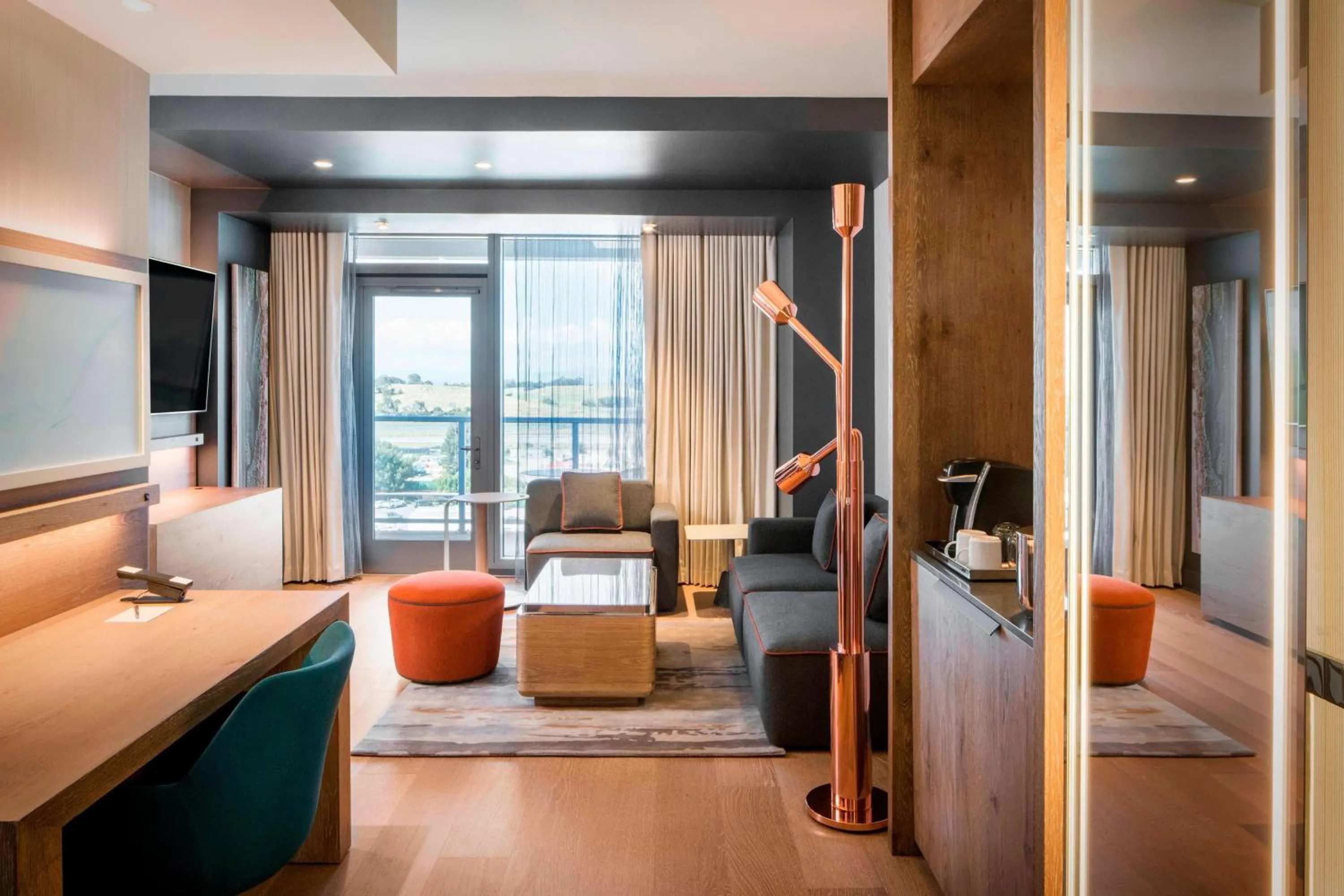 Living room, Bed in Hotel Nia, Autograph Collection