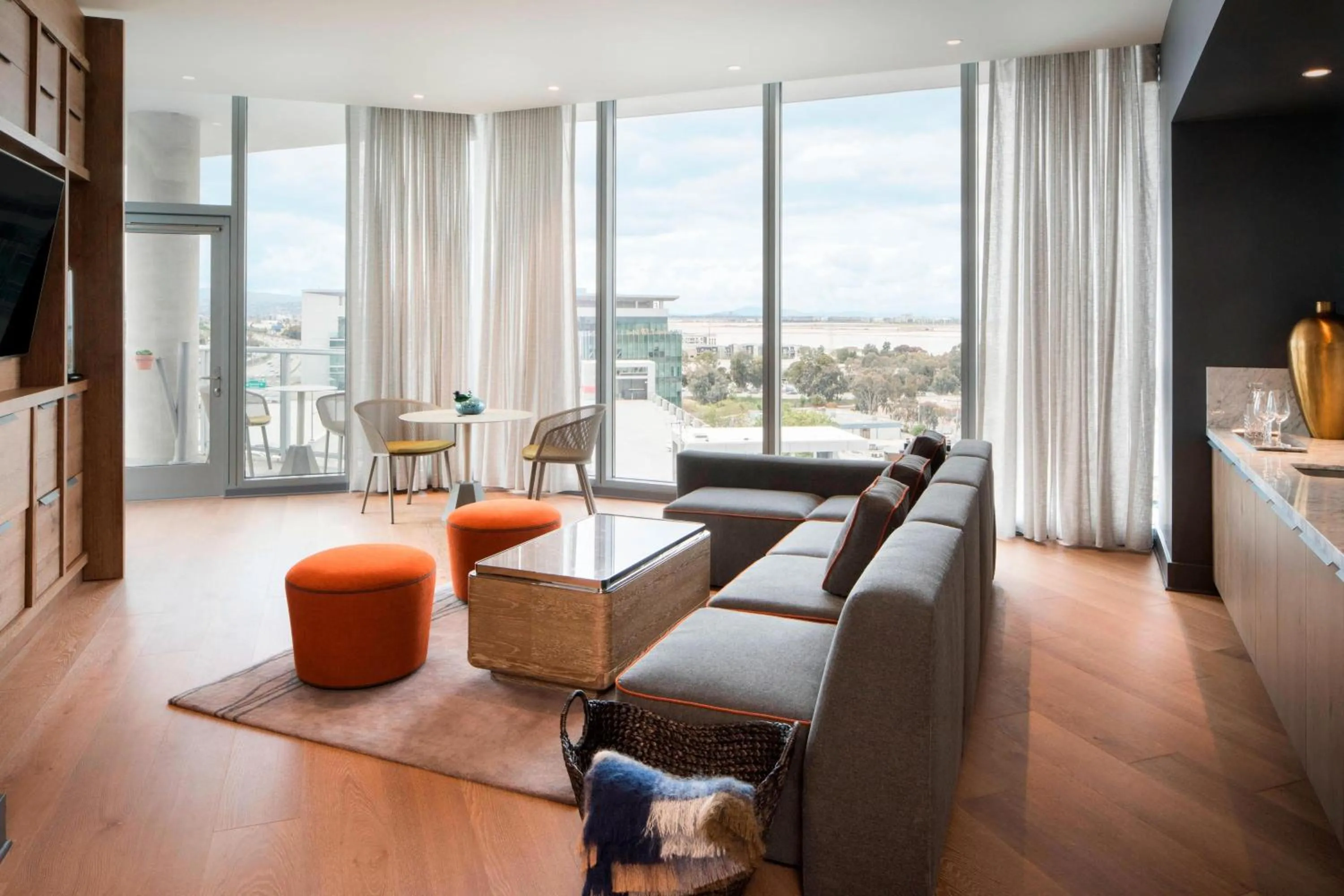 Living room in Hotel Nia, Autograph Collection