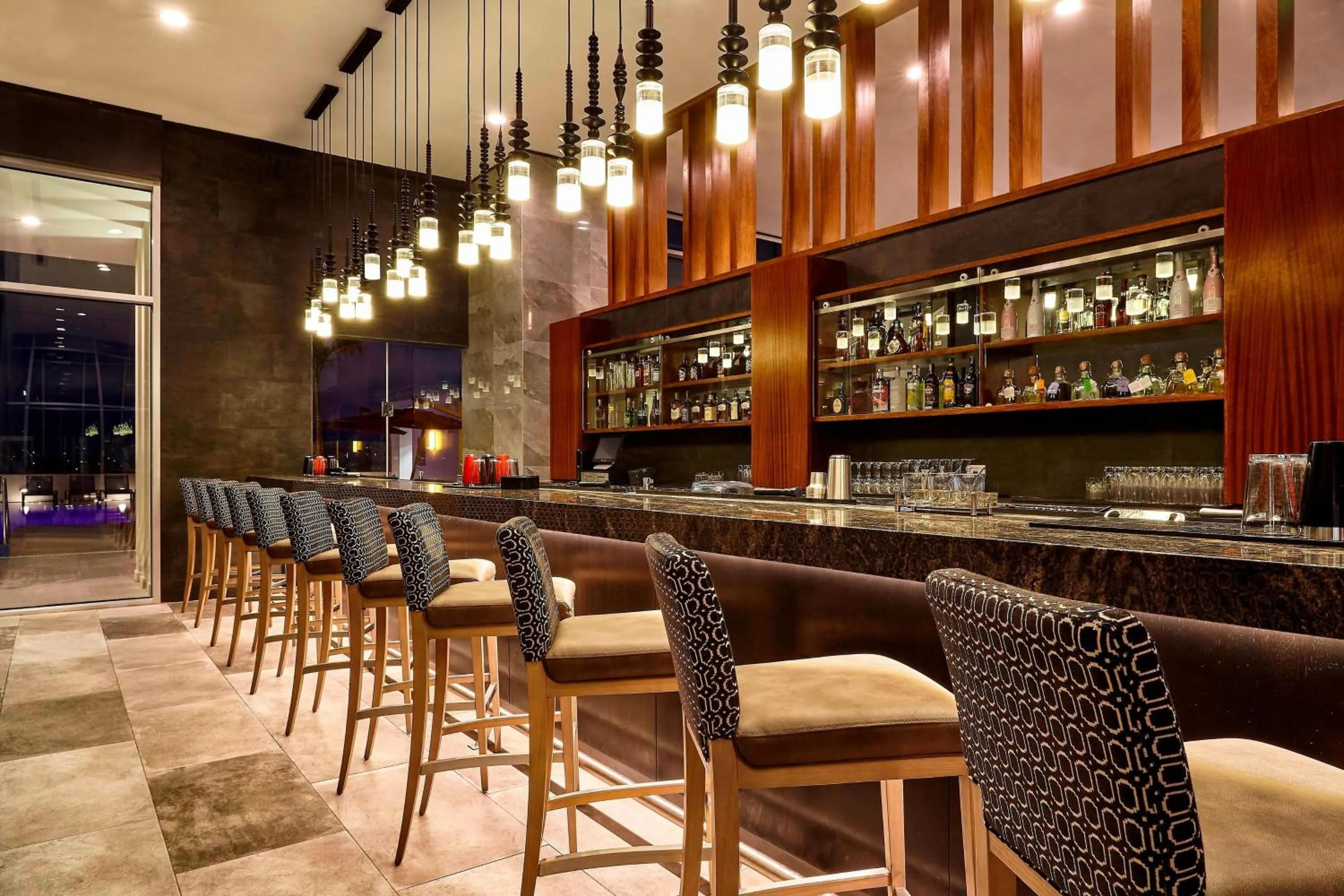 Lounge or bar in Marriott Santa Cruz de la Sierra Hotel