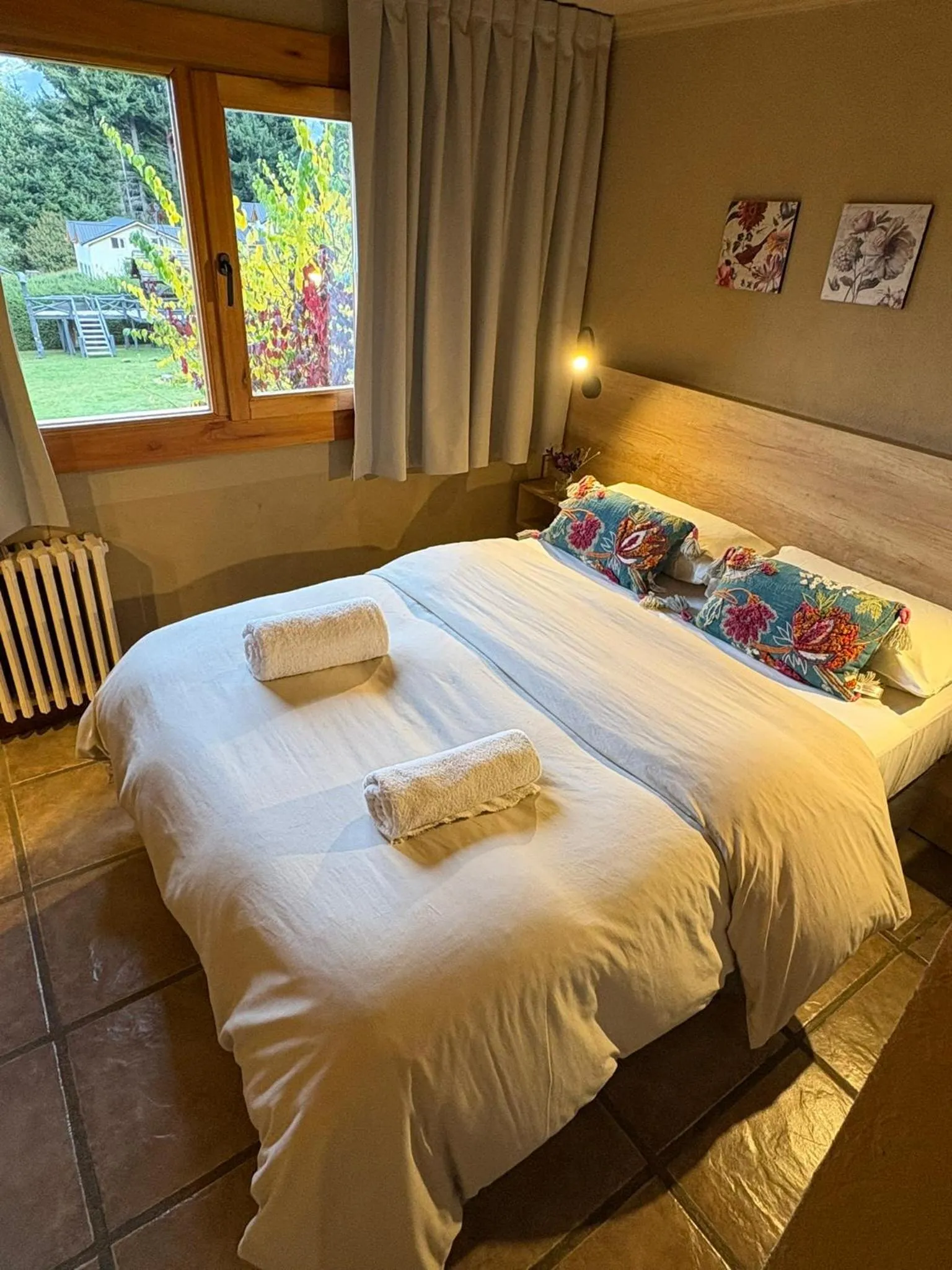 Bed in Le Bouquet Apart Hotel