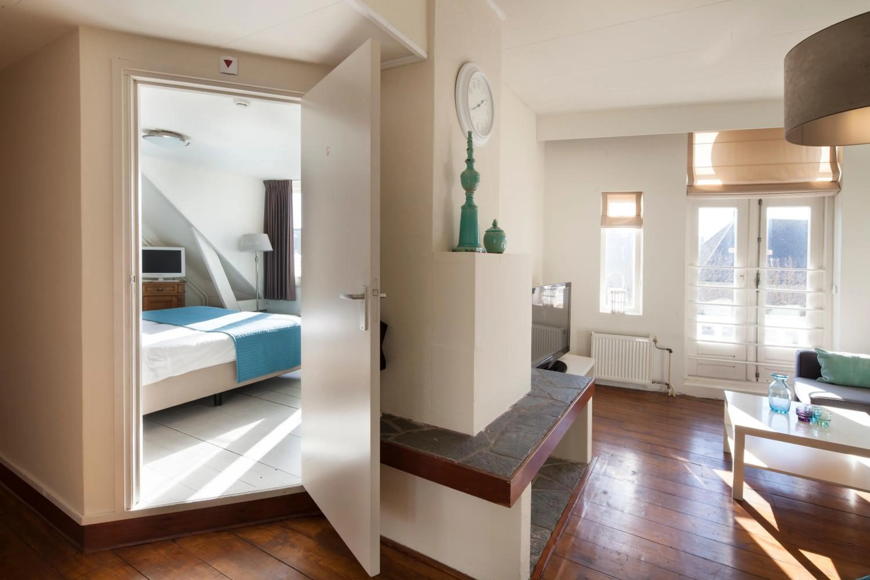 Bed in Hotel Grand Cafe Deight