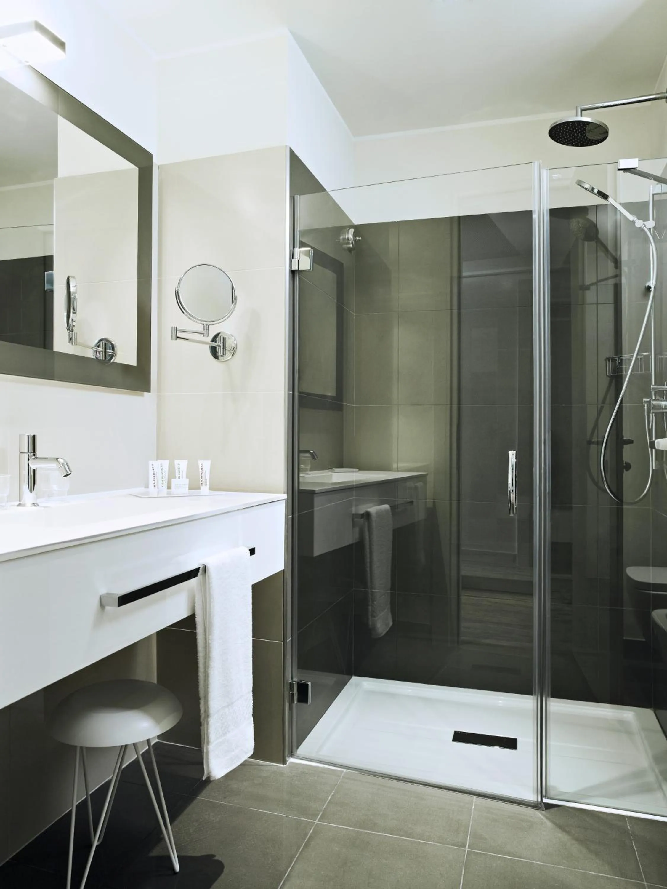 Shower in MOVE Hotels Venezia Nord