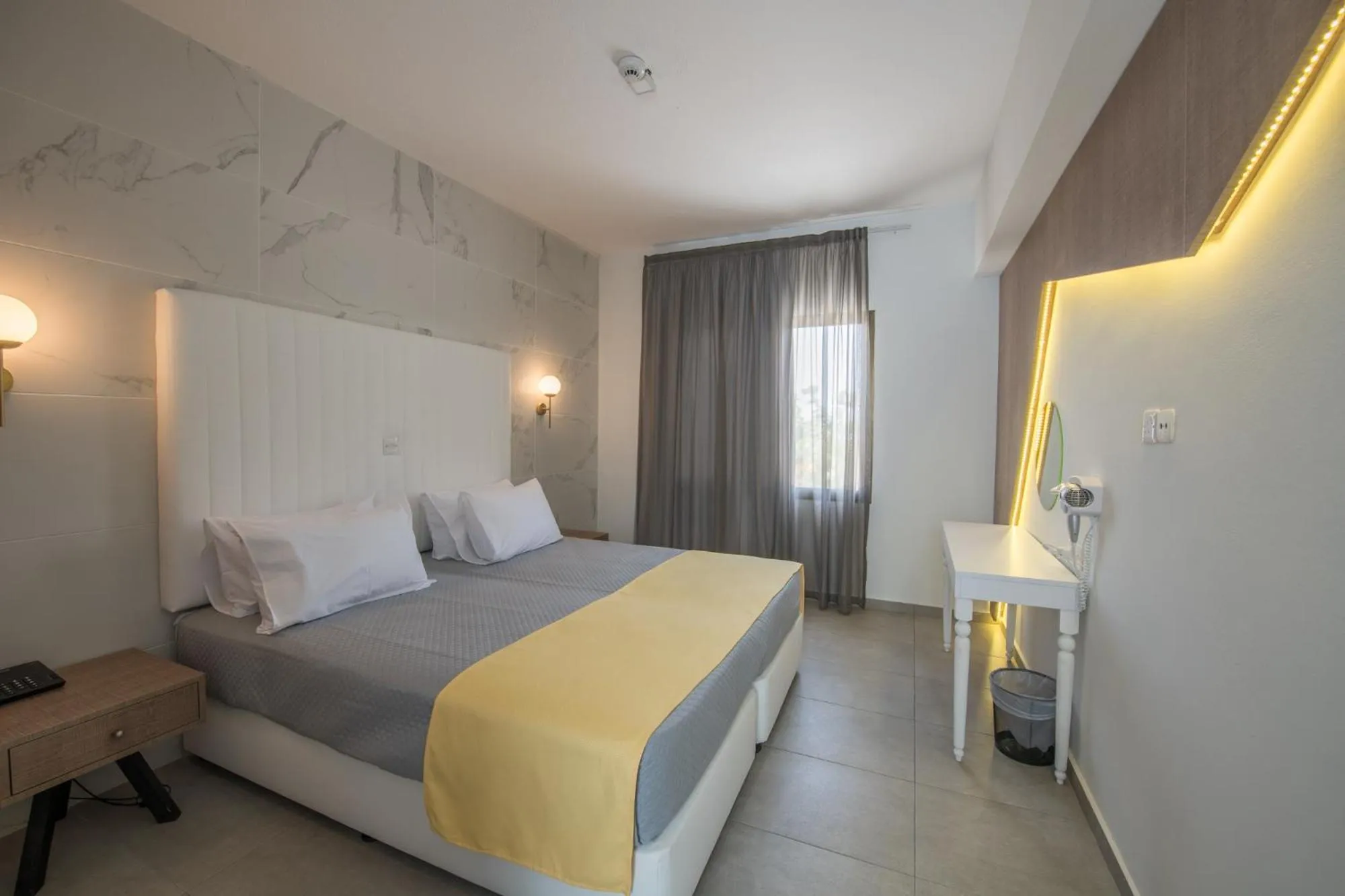 Bed in Narcissos Waterpark Resort