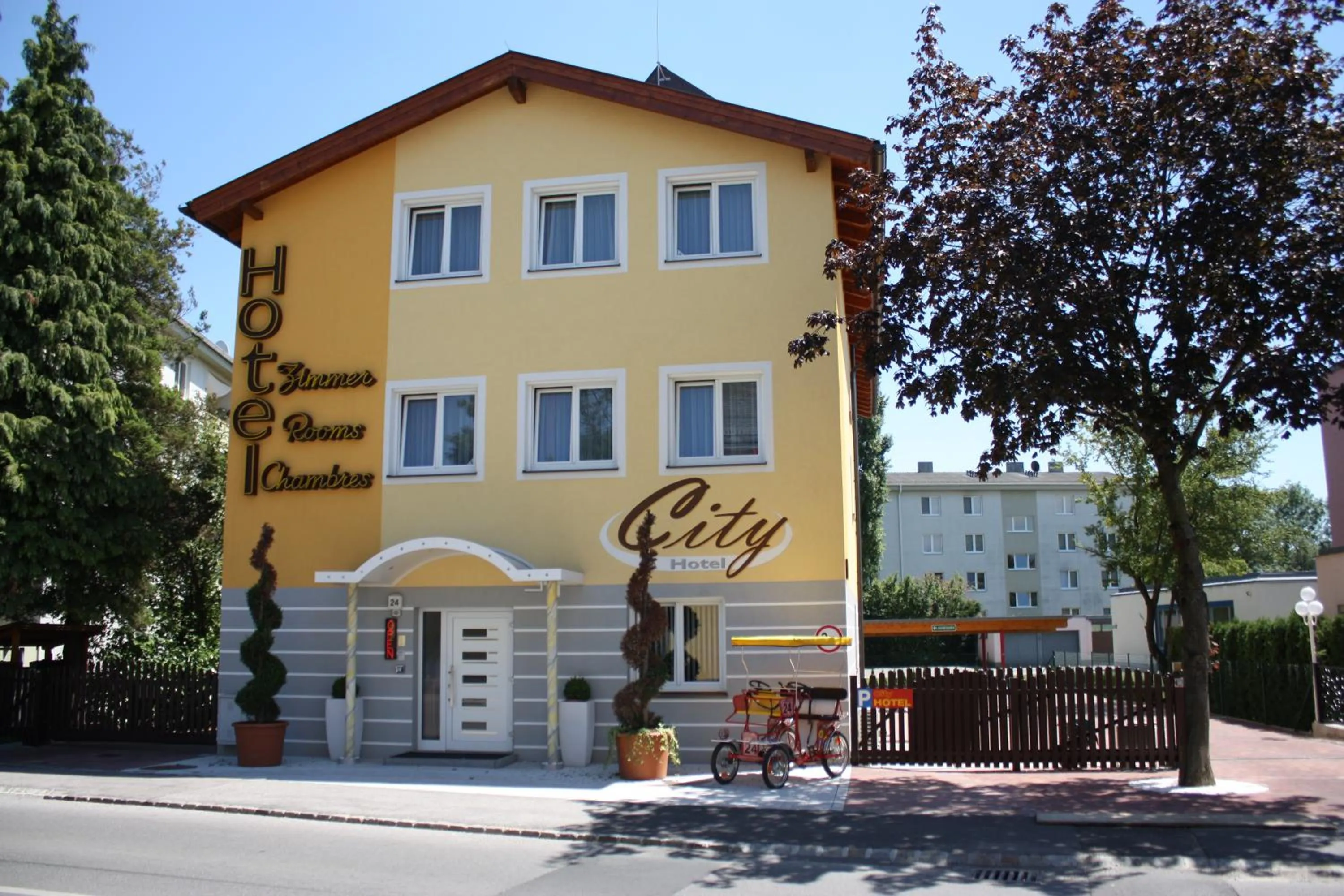 Property building in City Hotel Neunkirchen