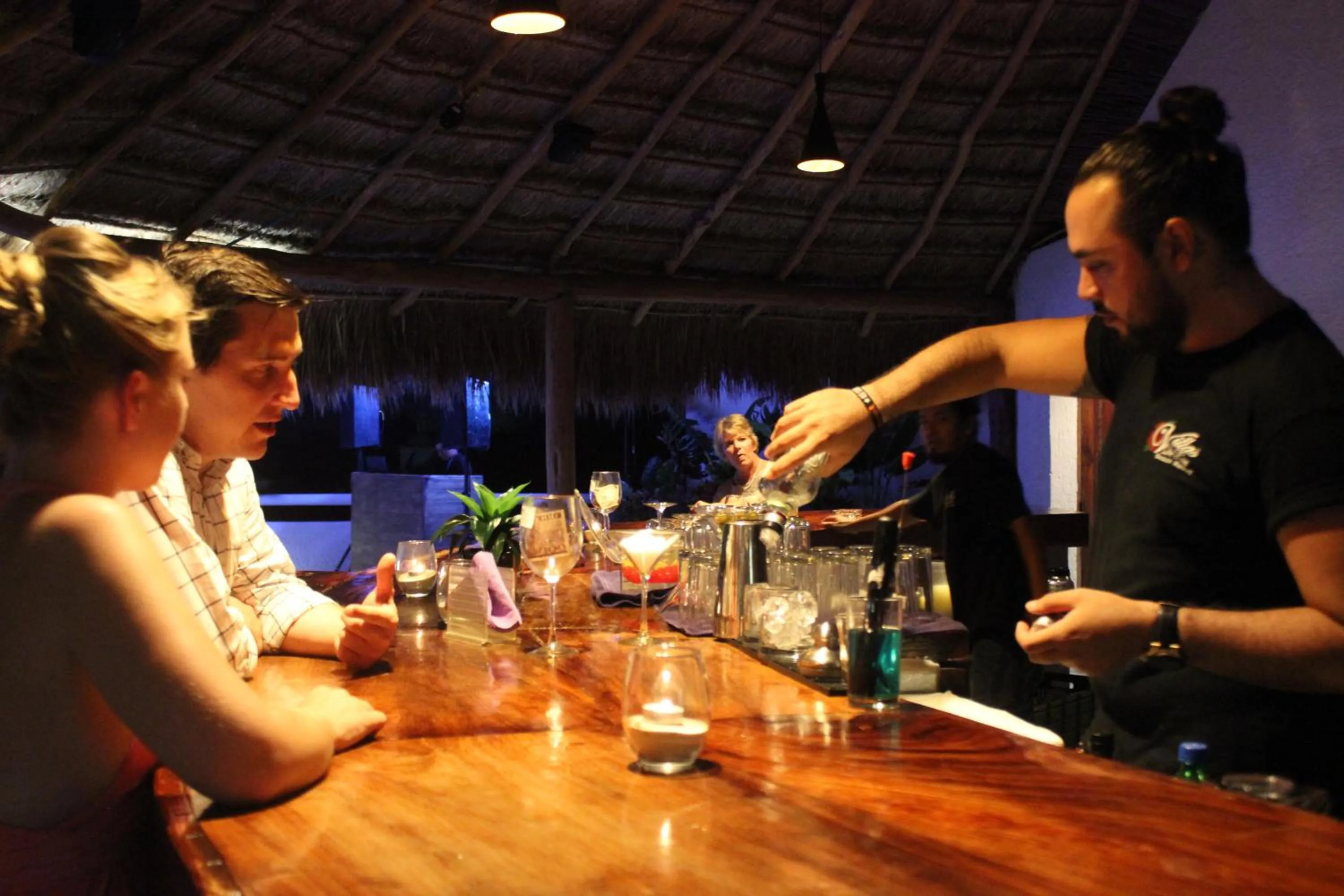 Lounge or bar in Aquatech Villas DeRosa Resort