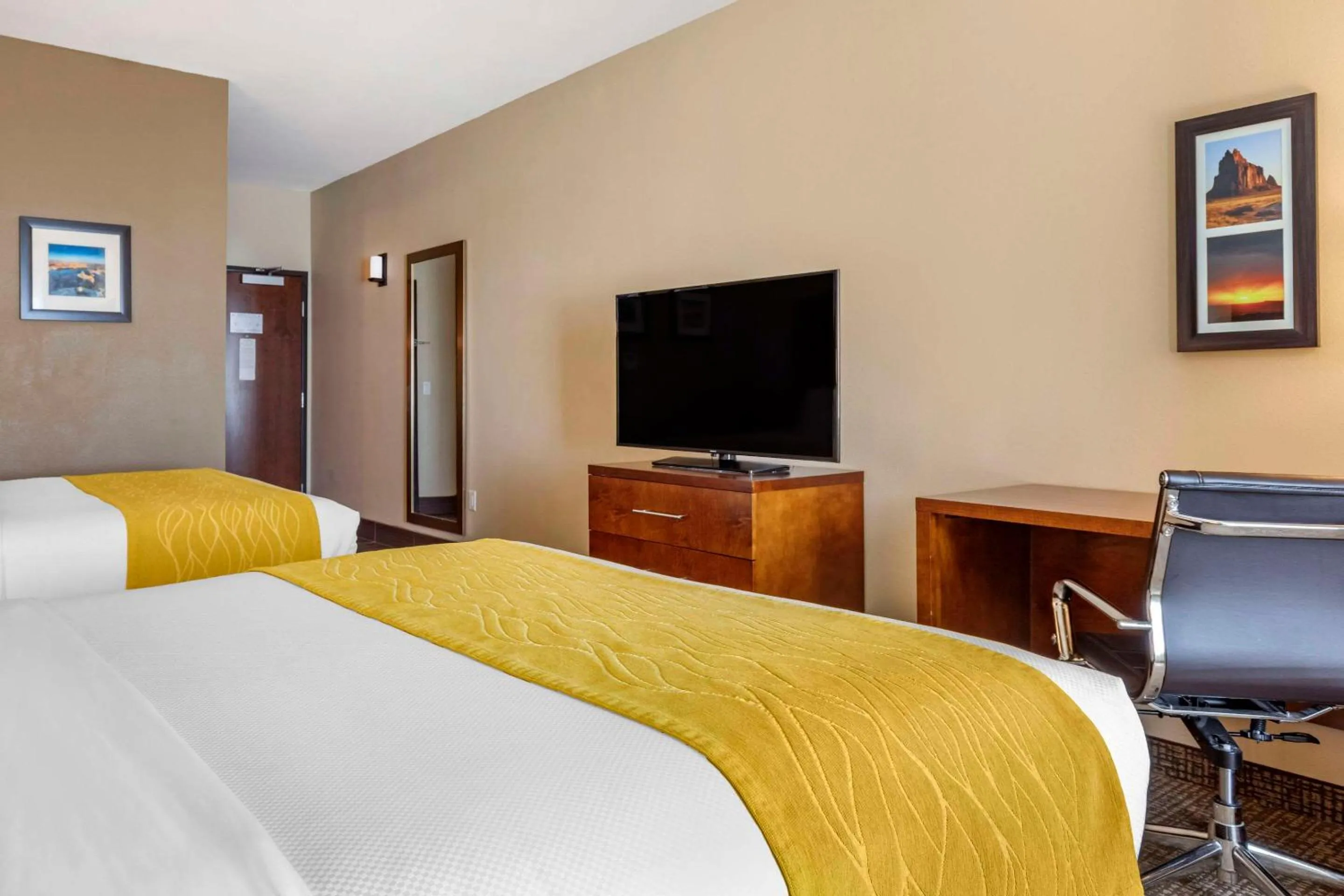 Bedroom, Bed in Comfort Inn & Suites
