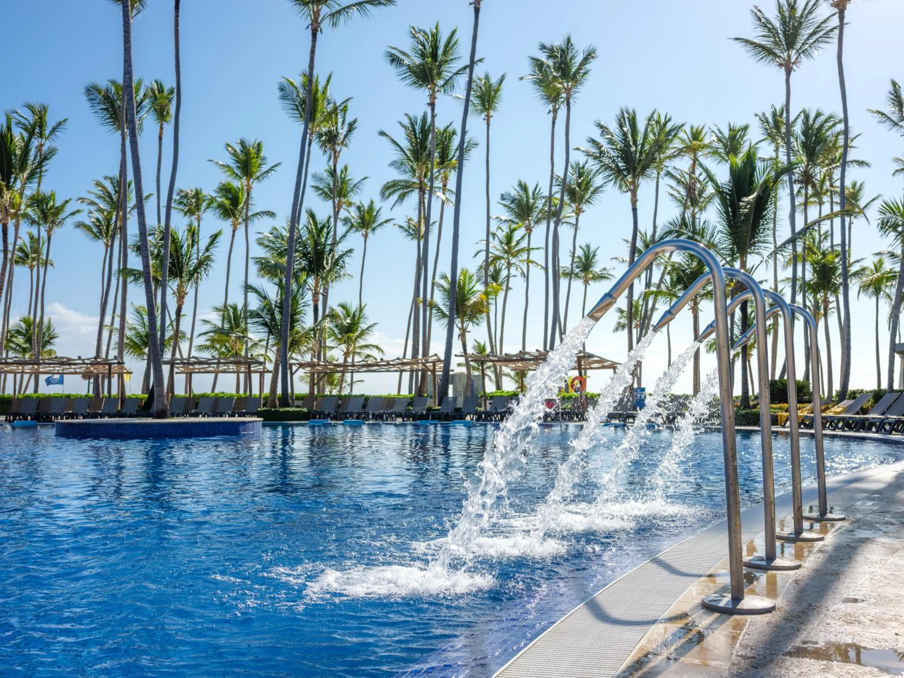 Swimming pool in Barceló Bávaro Beach - Adults Only All Inclusive