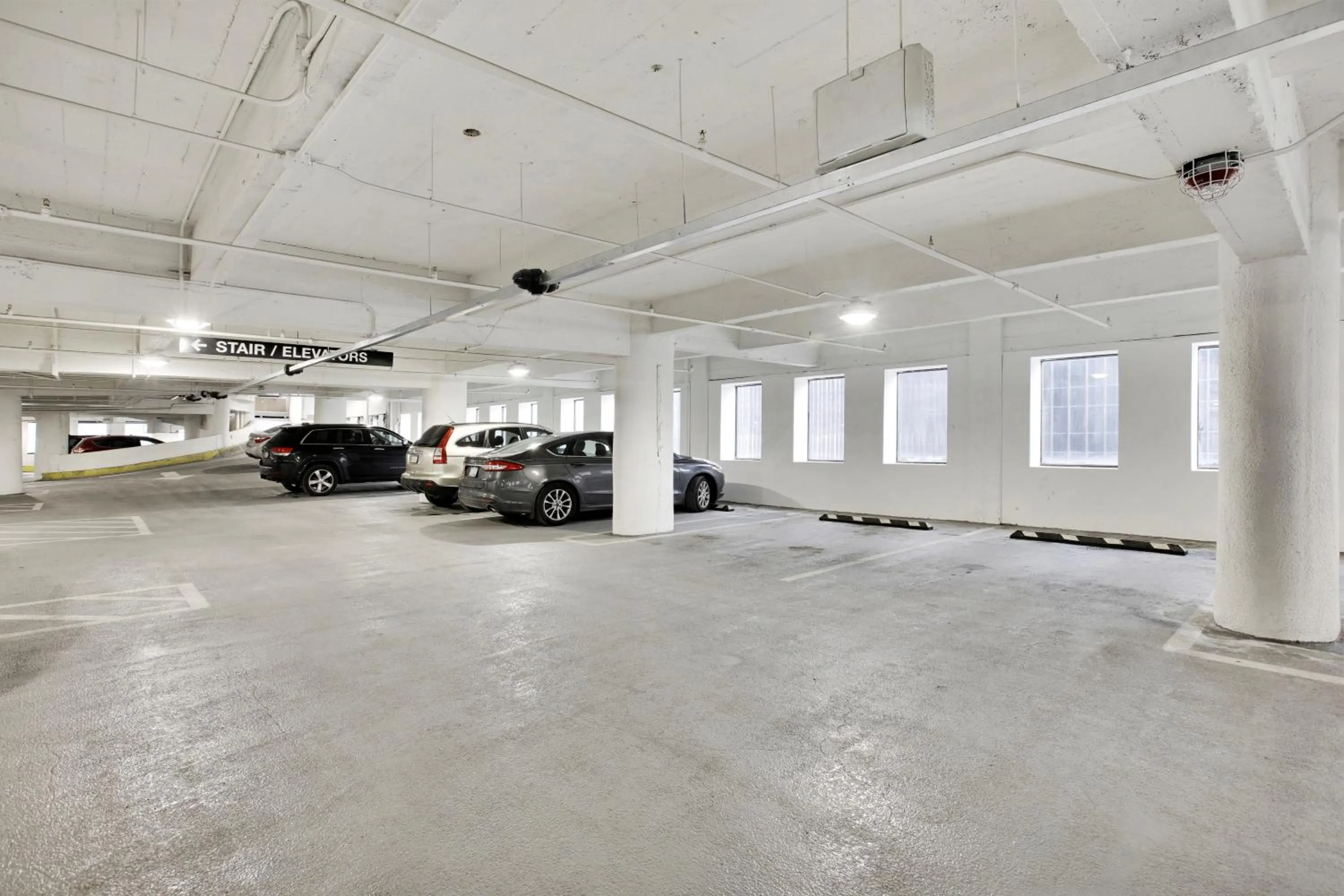 Parking in Etage Executive Living