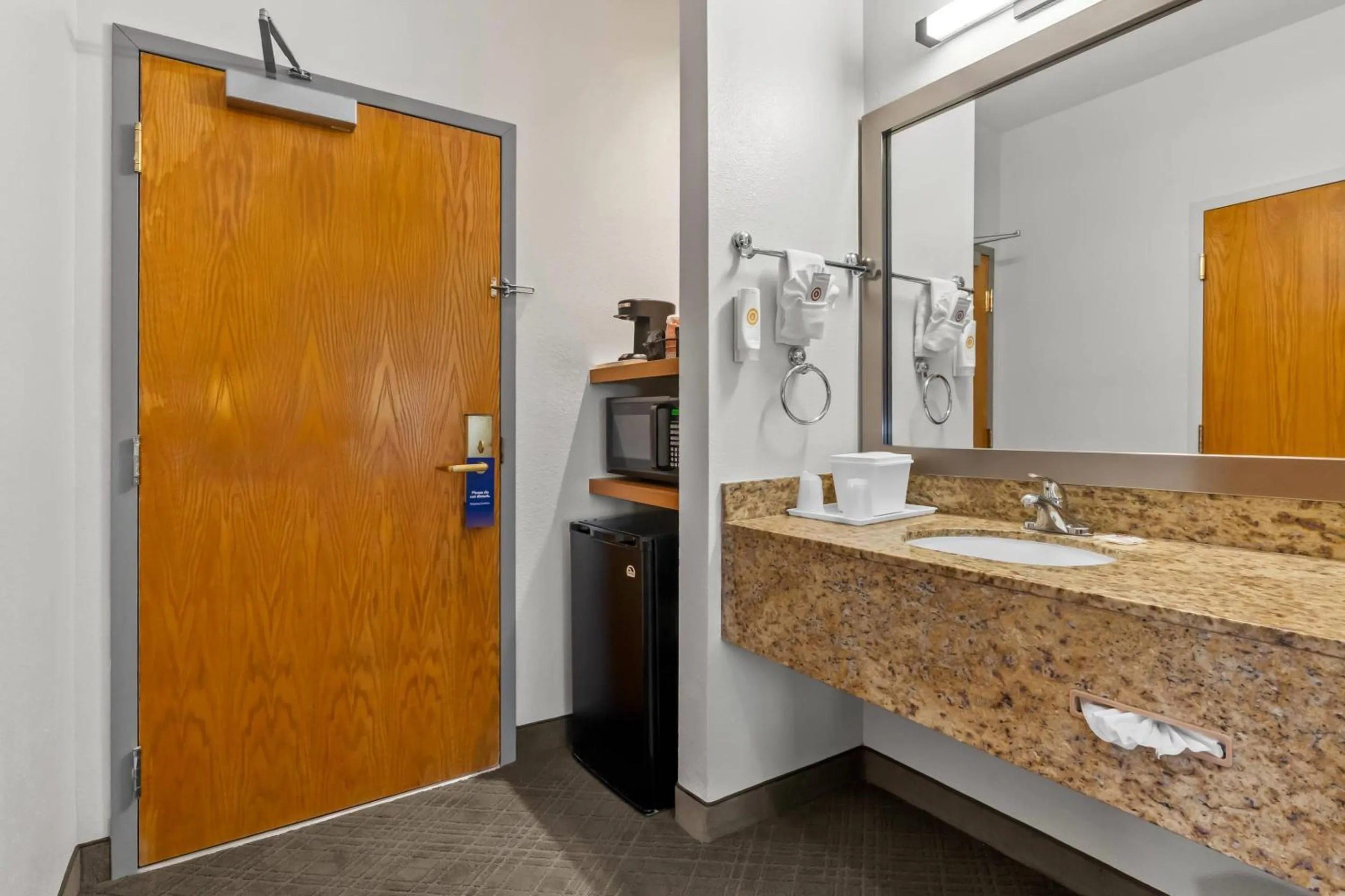 Bedroom in Comfort Inn South San Jose - Morgan Hill