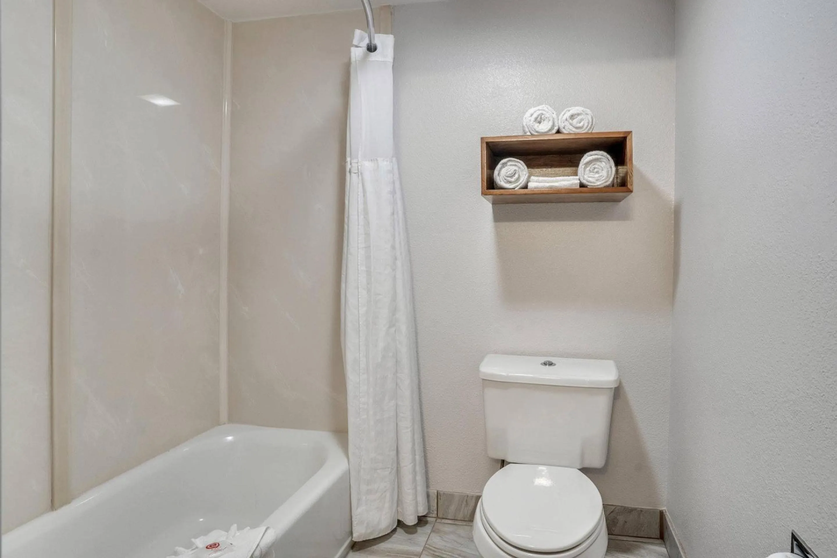 Bedroom in Comfort Inn South San Jose - Morgan Hill