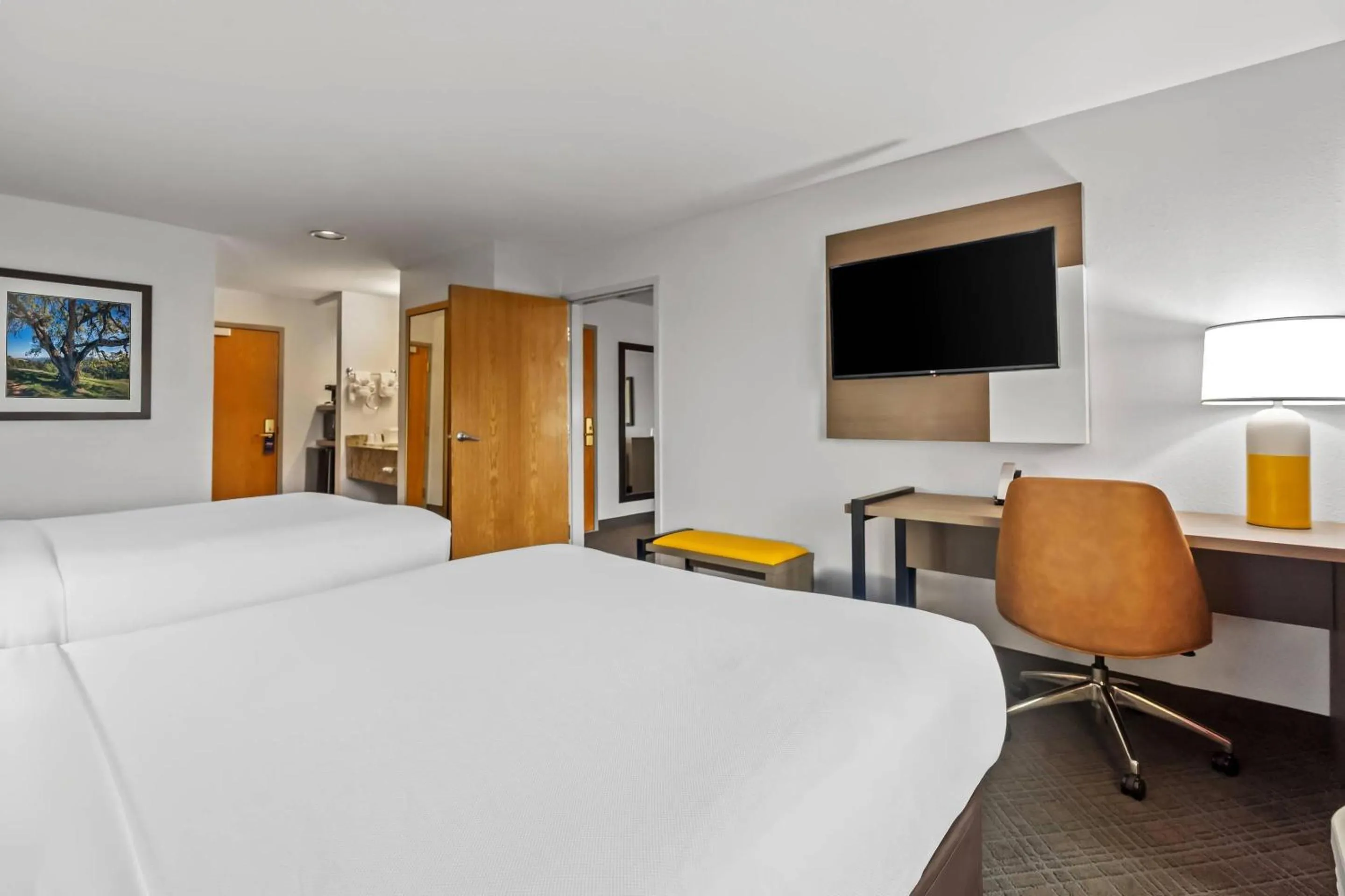 Bedroom, Bed in Comfort Inn South San Jose - Morgan Hill