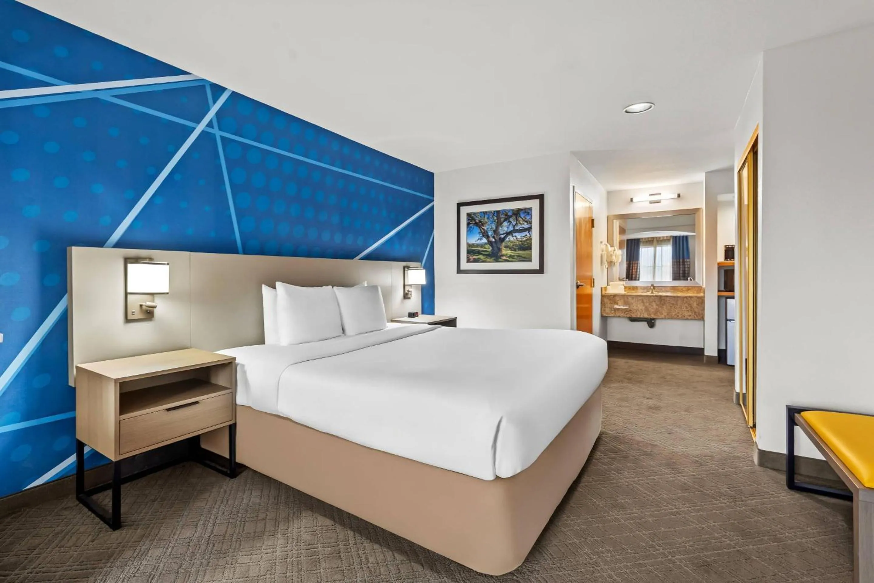 Bedroom, Bed in Comfort Inn South San Jose - Morgan Hill