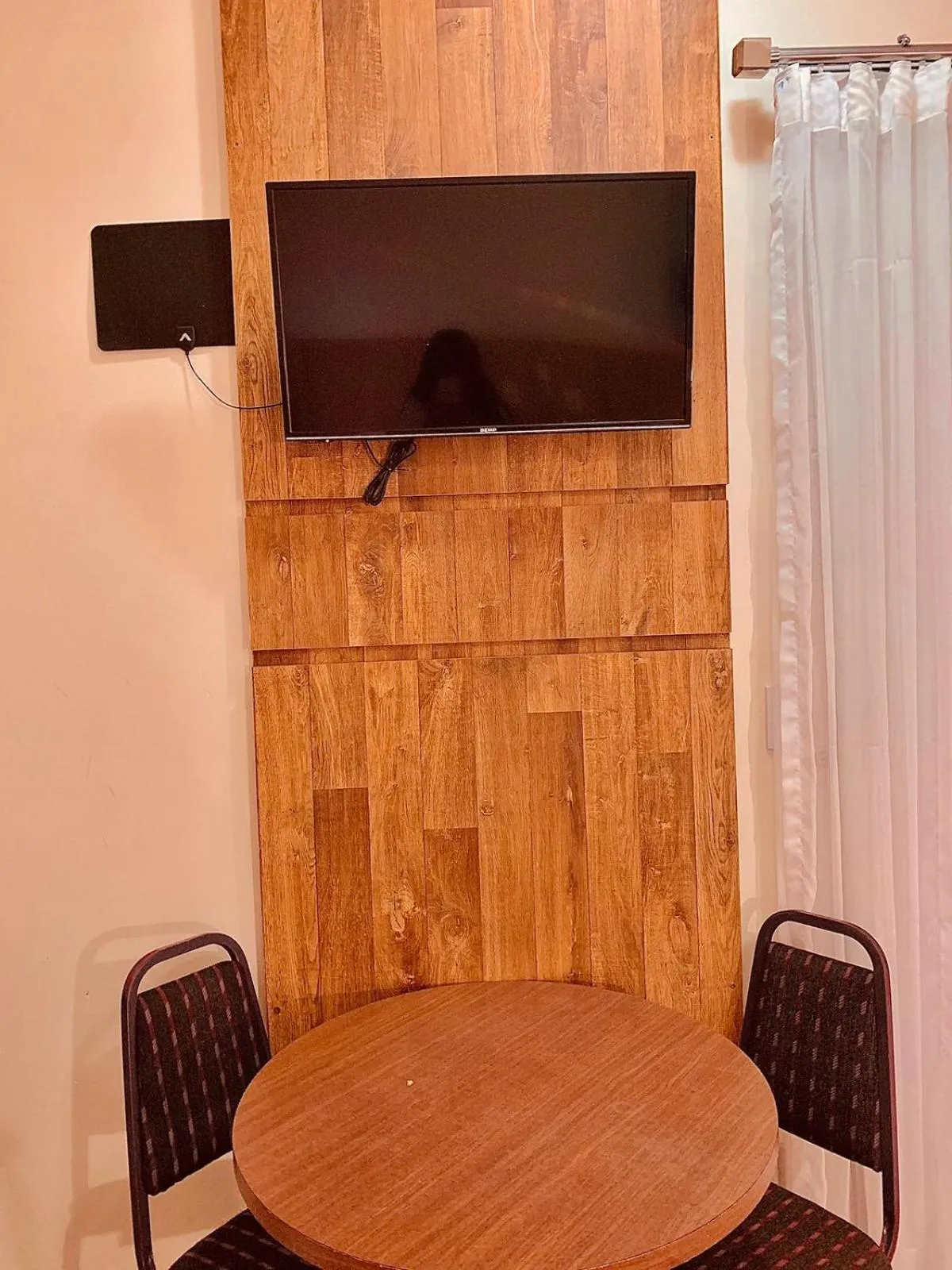 Victoria Plaza Hotel