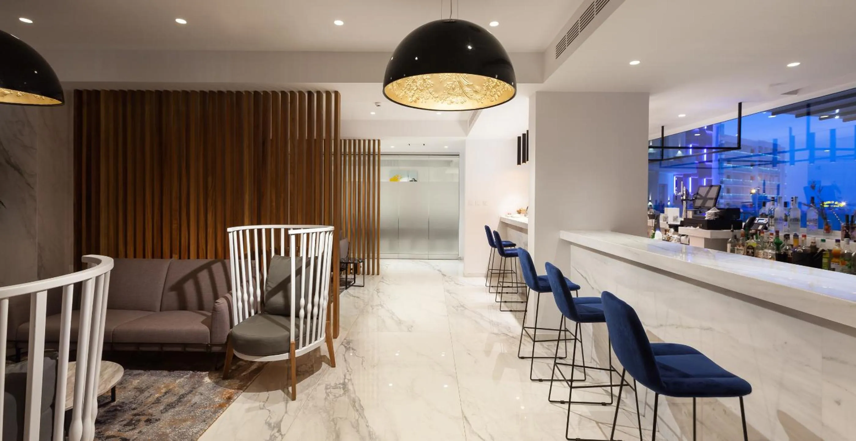 Lounge or bar in The Blue Ivy Hotel & Suites