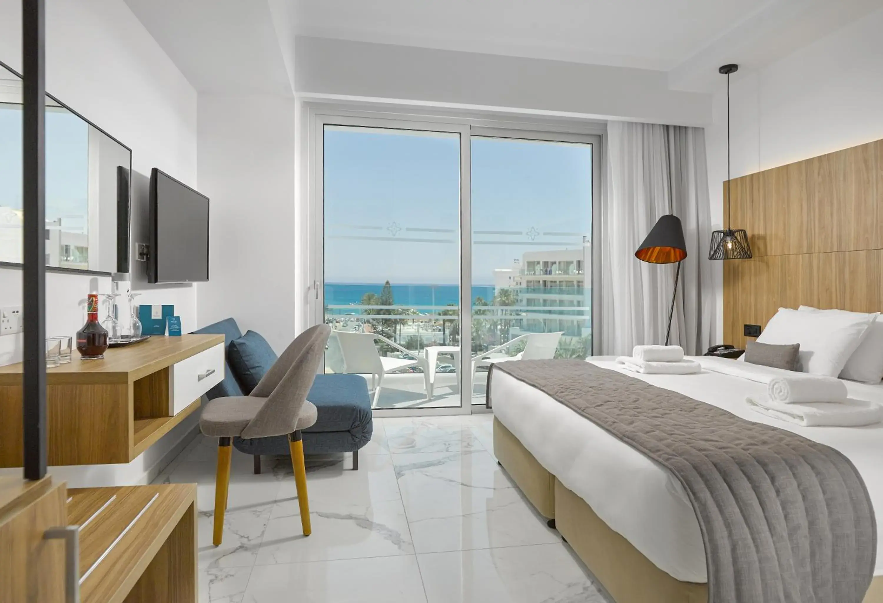 Superior Double or Twin Room with Front Sea View in The Blue Ivy Hotel & Suites Superior Double or Twin Room with Front Sea View in The Blue Ivy Hotel & Suites