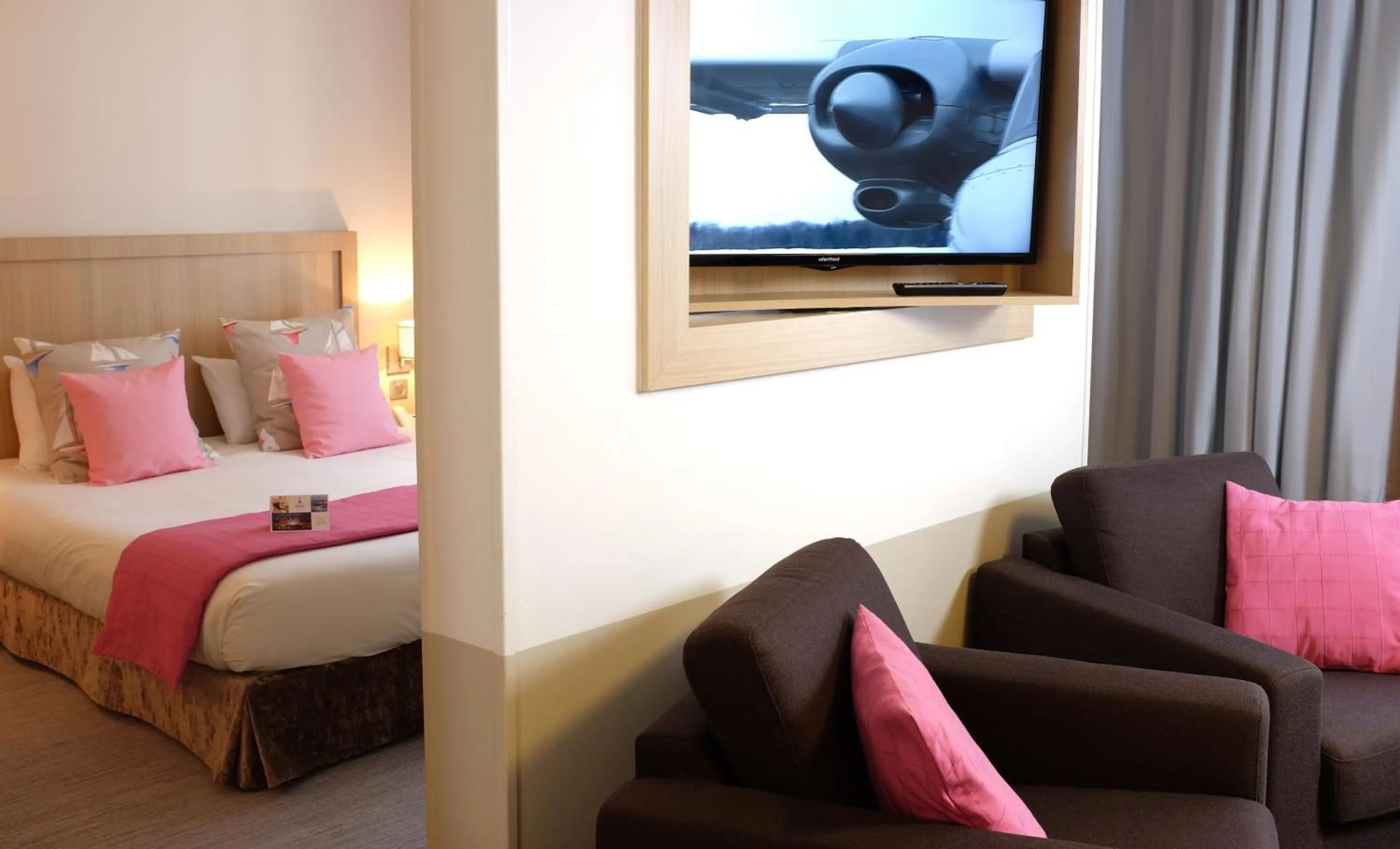 Photo of the whole room, Bed in Trinite Hotel