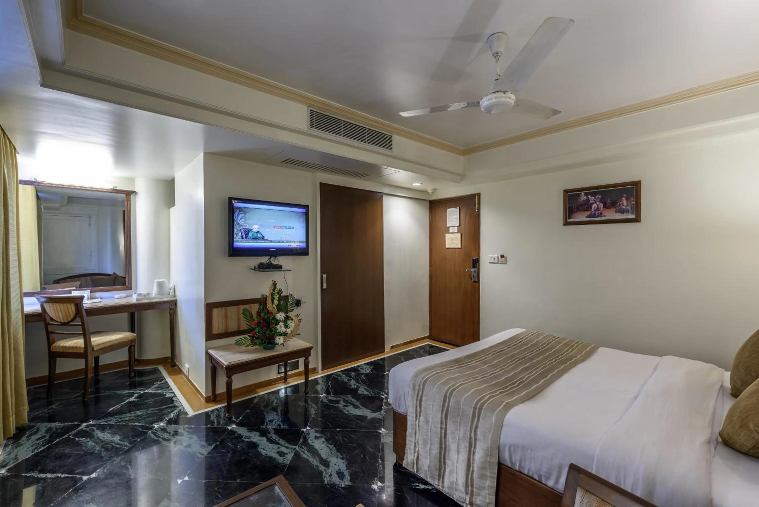 Bedroom, Bed in Comfort Inn President Near Ahmedabad Junction Station