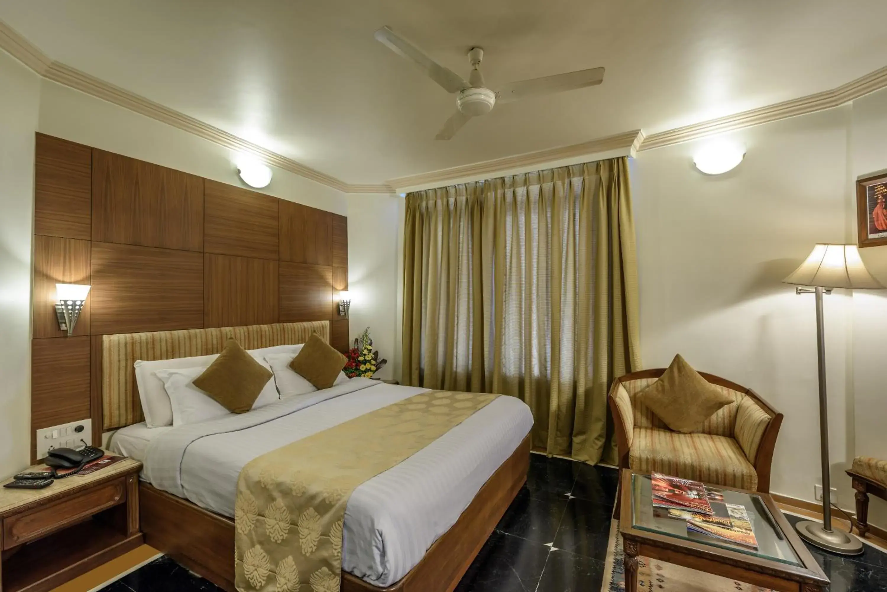 Super Deluxe Double Room in Comfort Inn President Near Ahmedabad Junction Station Super Deluxe Double Room in Comfort Inn President Near Ahmedabad Junction Station
