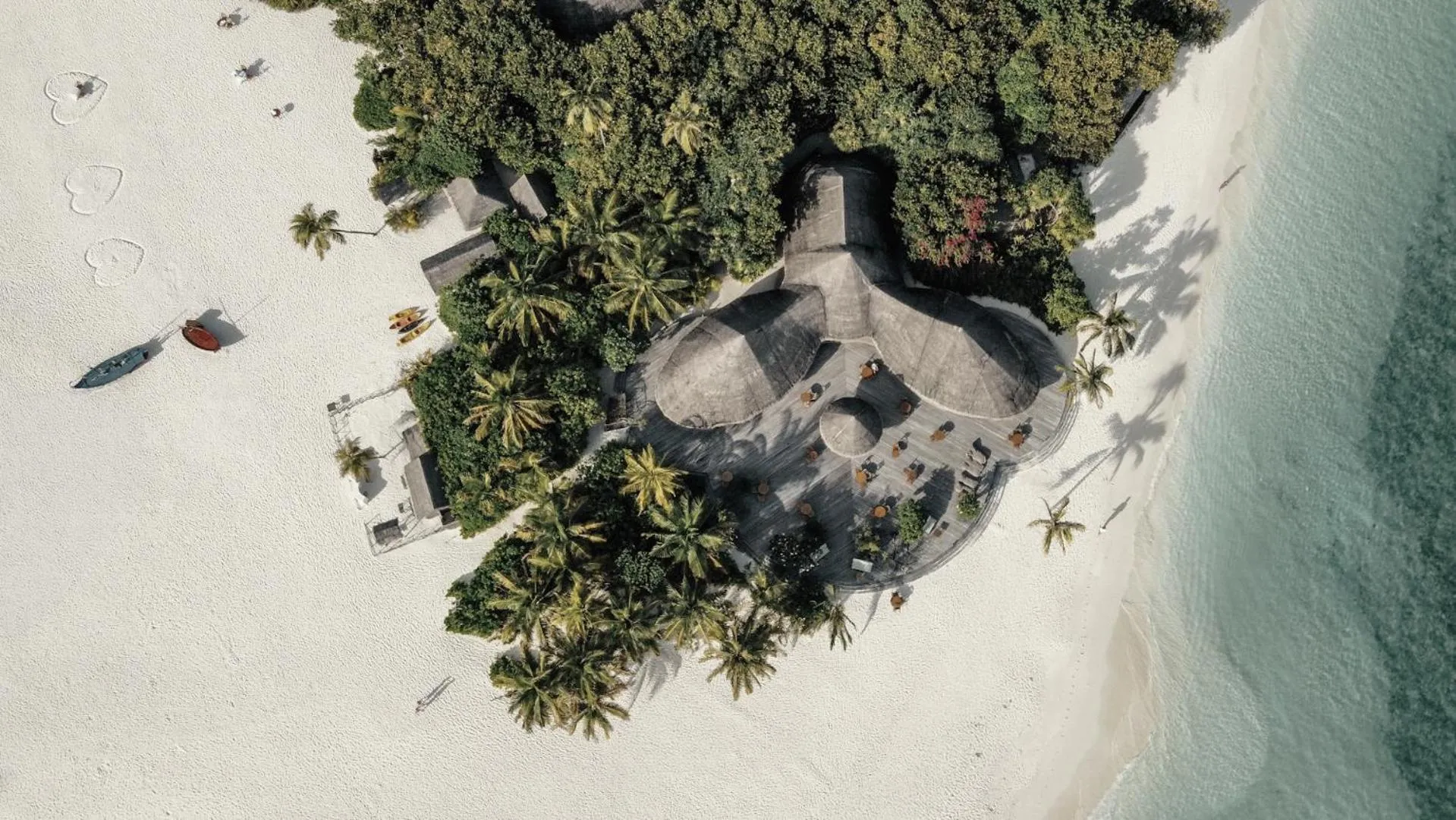 Area and facilities in Coco Palm Dhuni Kolhu