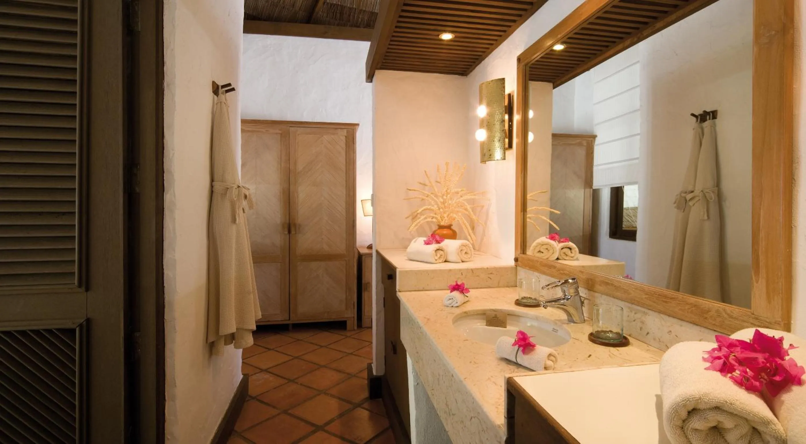 Bathroom in Coco Palm Dhuni Kolhu