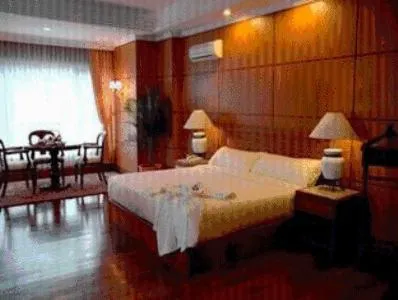 Photo of the whole room in Royal Senyiur Hotel