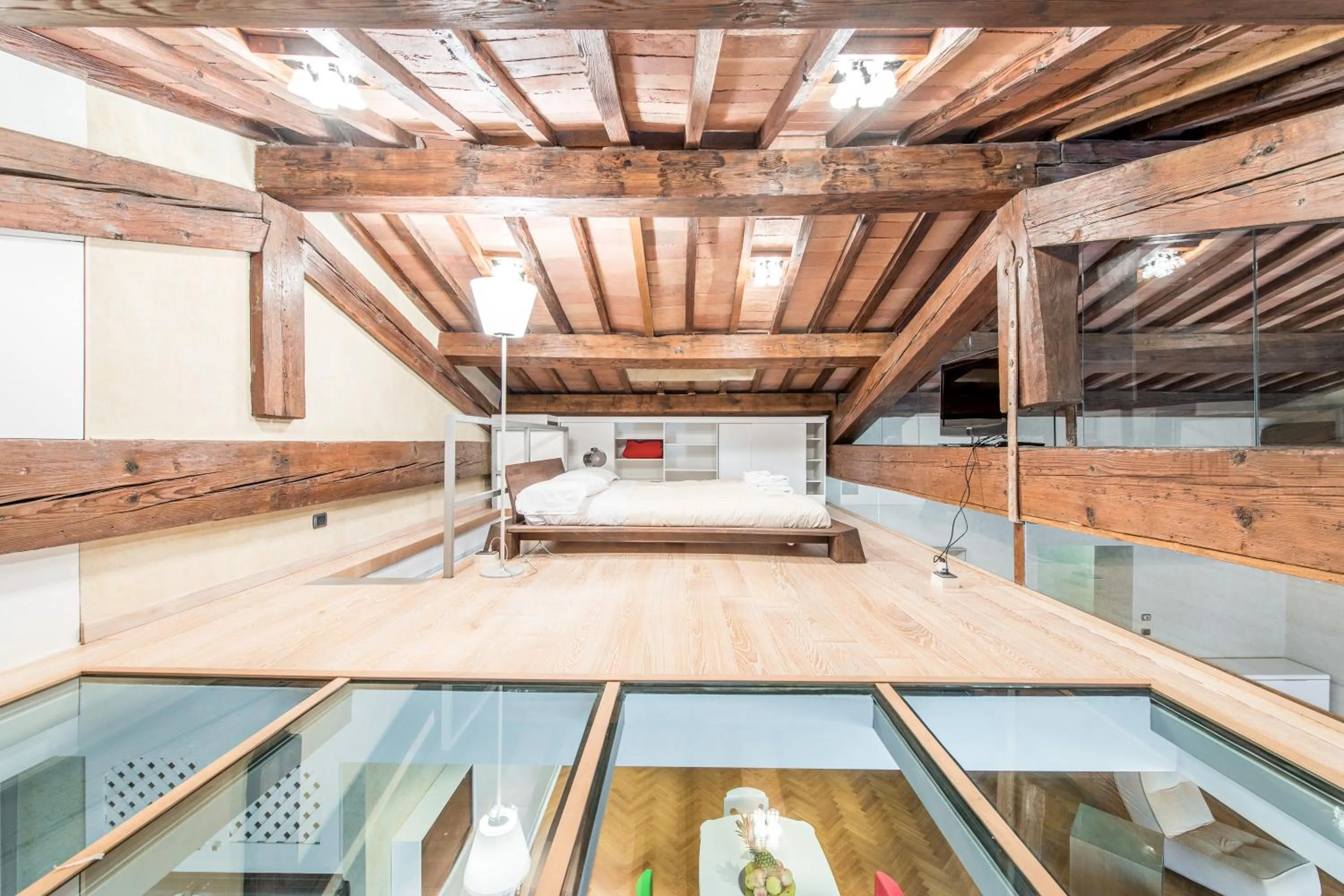 Bed in Duomo Luxury Loft by Mmega