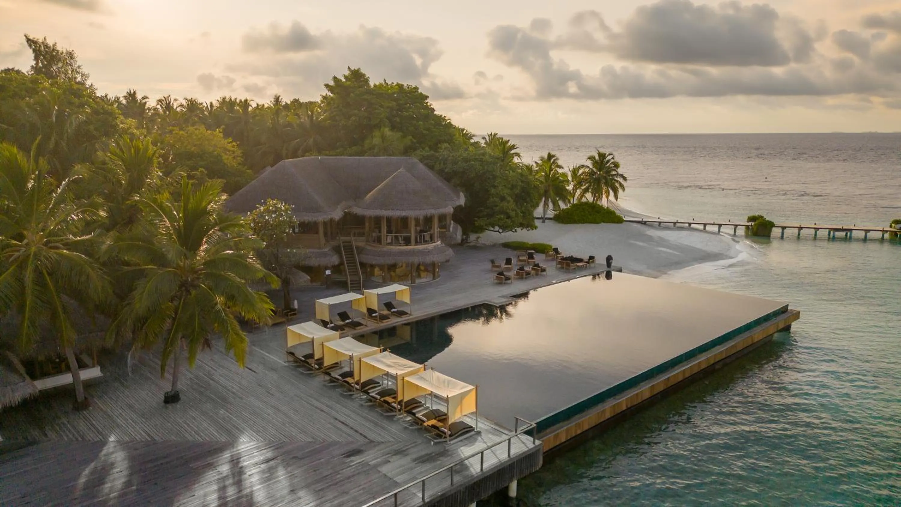 Lounge or bar in Coco Bodu Hithi - 50 Percent Off Shared Roundtrip Speedboat for Stays until 7th January 2027, Book by 11th January 2026