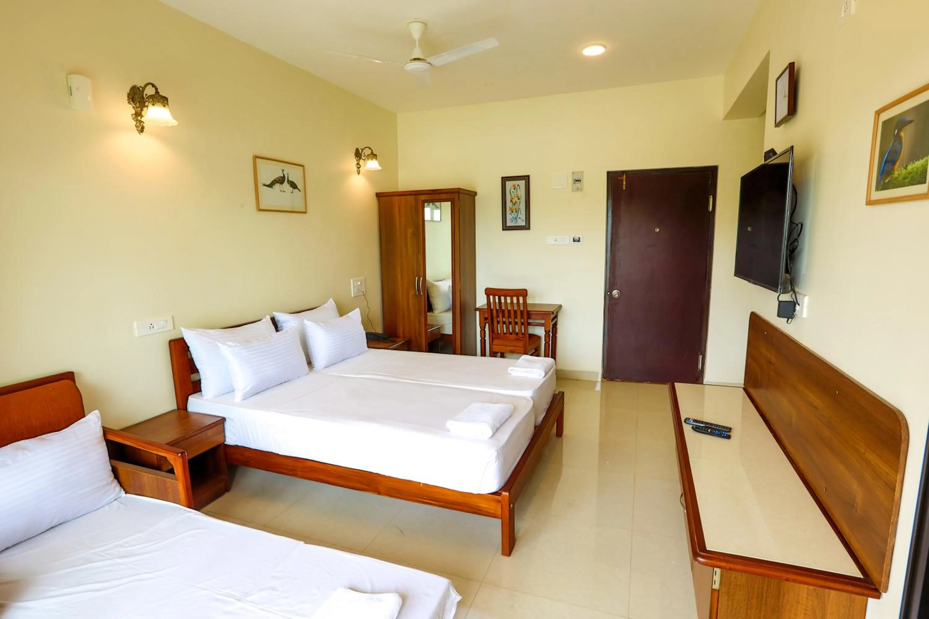 Photo of the whole room, Bed in Resort Primo Bom Terra Verde