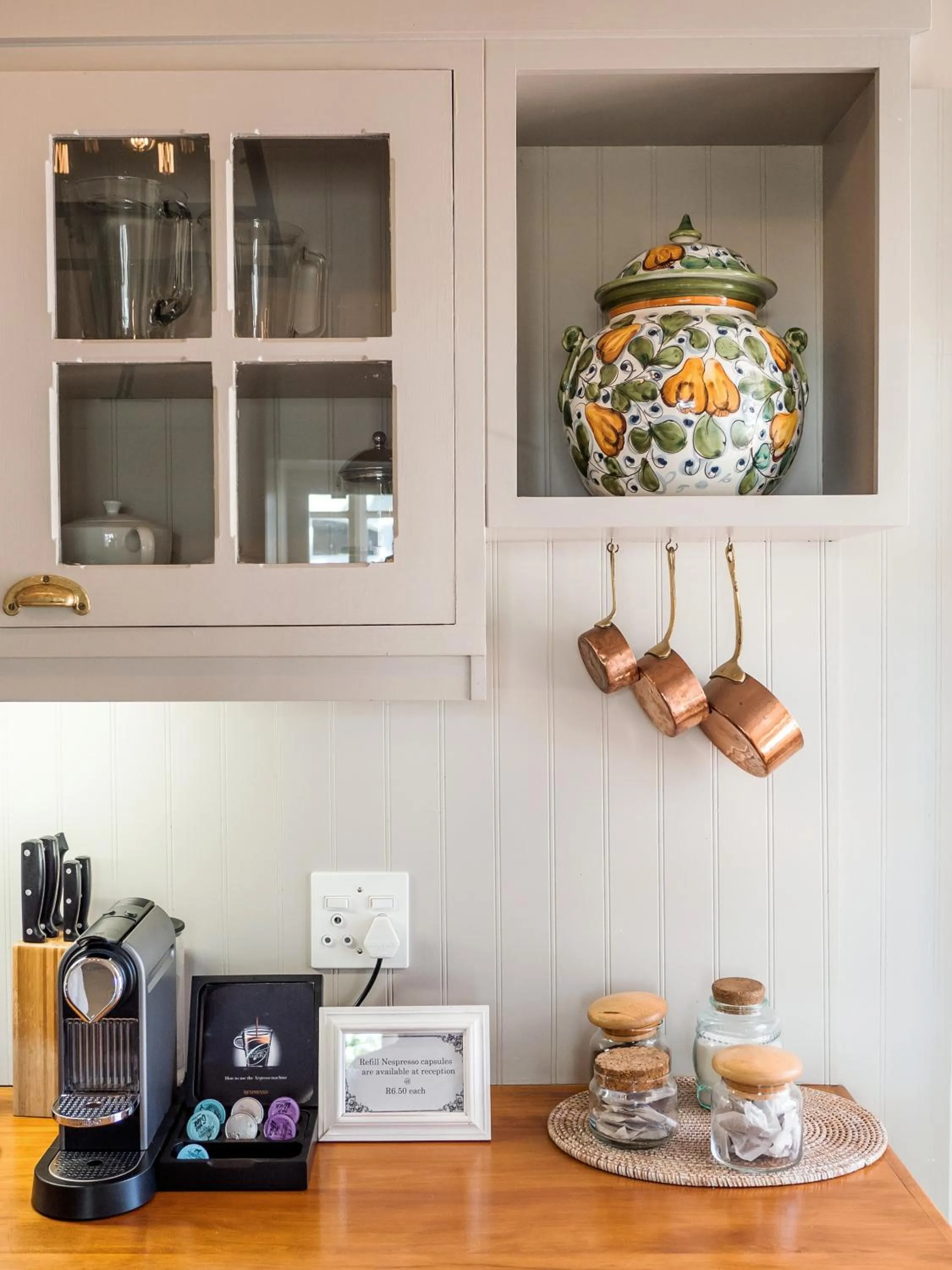 Coffee/tea facilities in Auberge Clermont