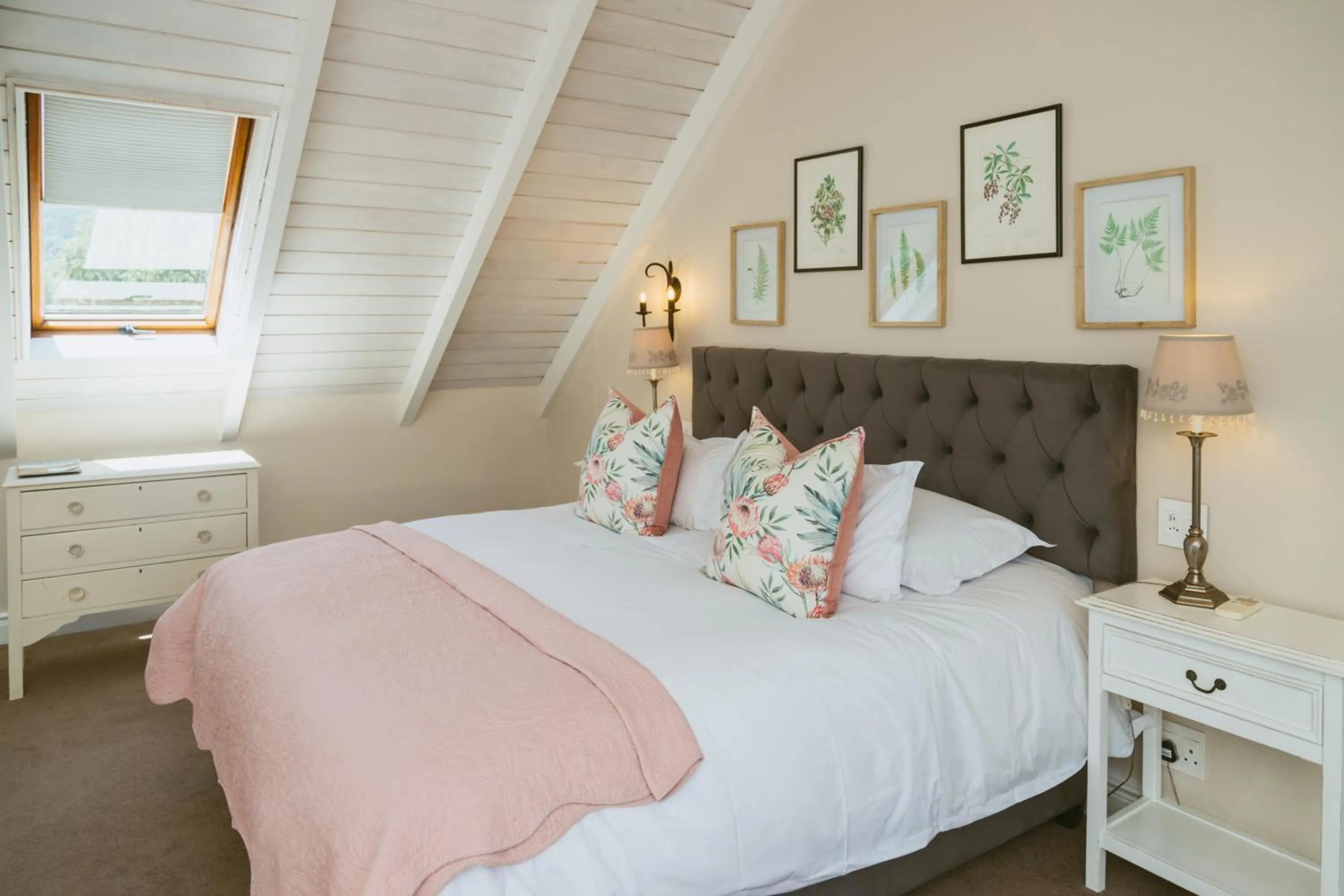 Bed in Auberge Clermont