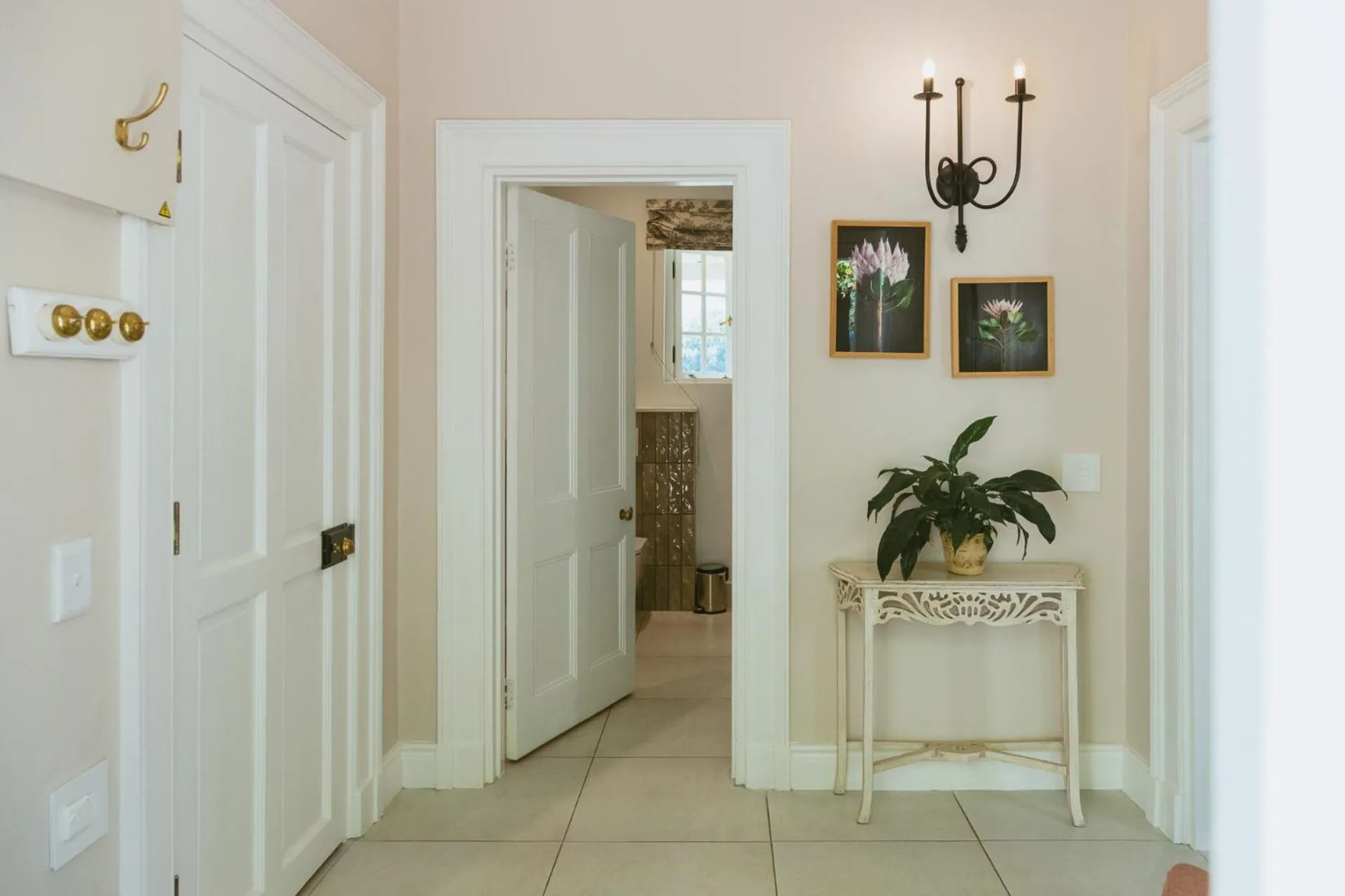 Facade/entrance in Auberge Clermont