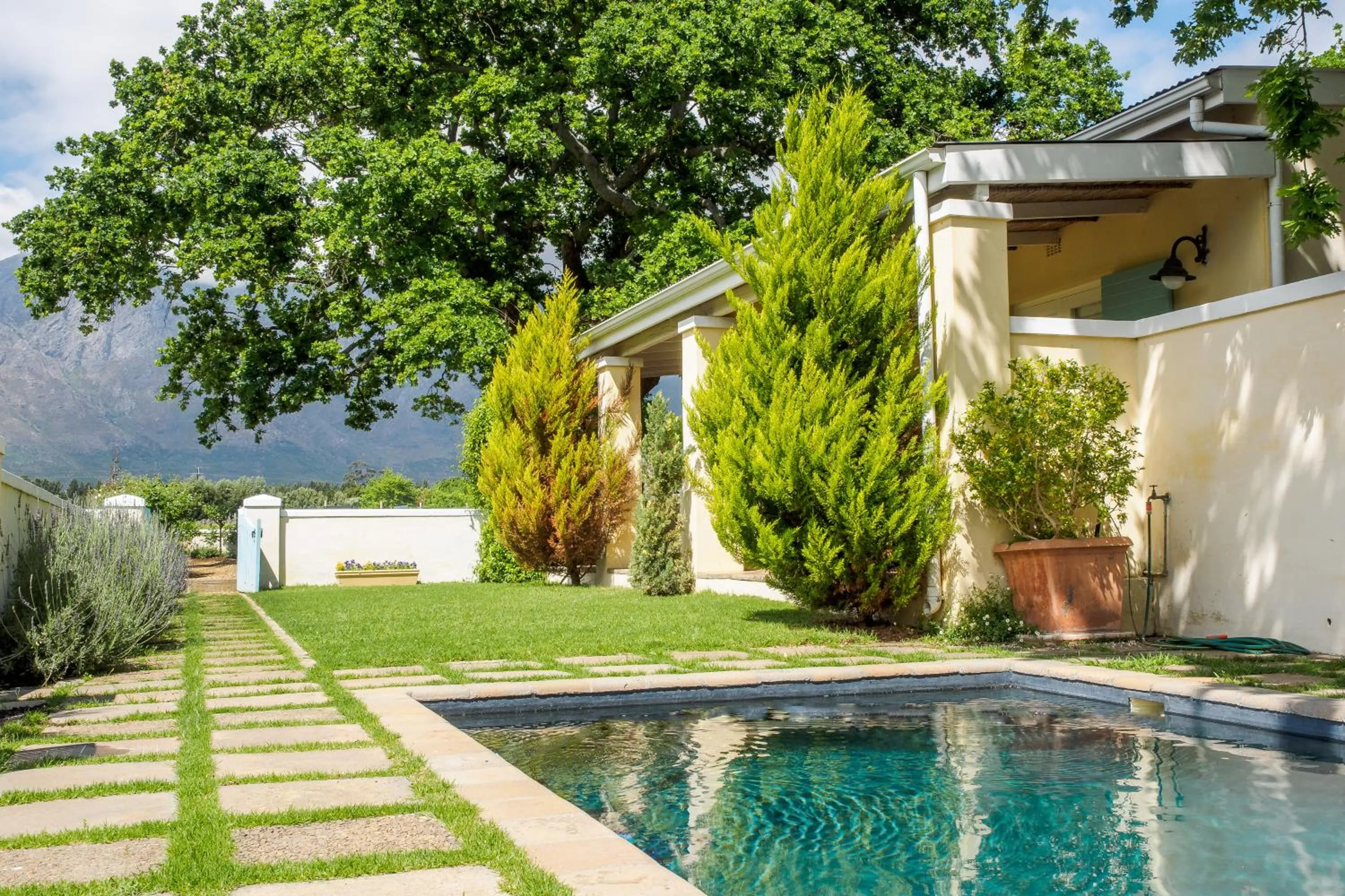 Garden view in Auberge Clermont