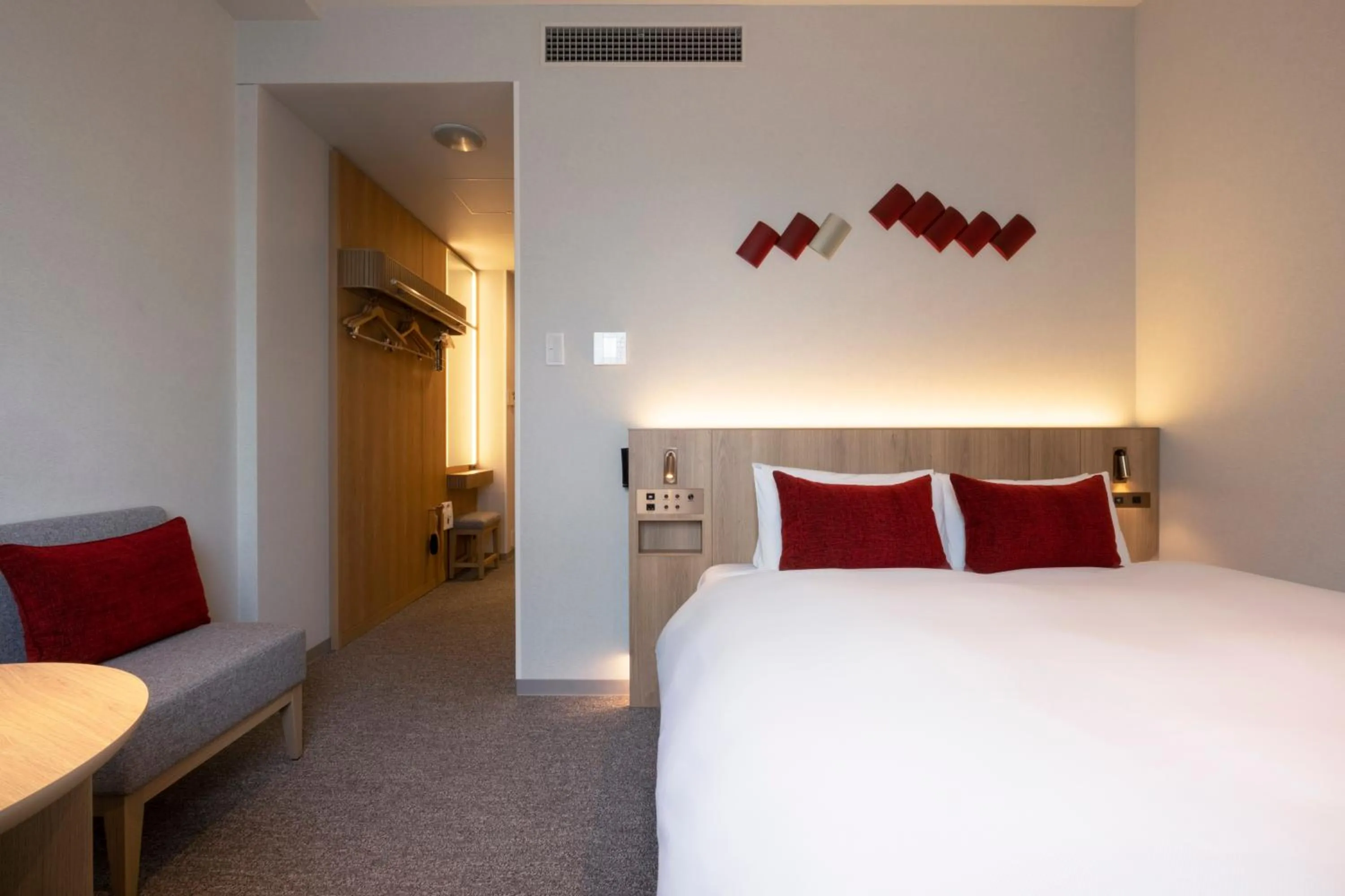 Photo of the whole room, Bed in Hotel JAL City Haneda Tokyo