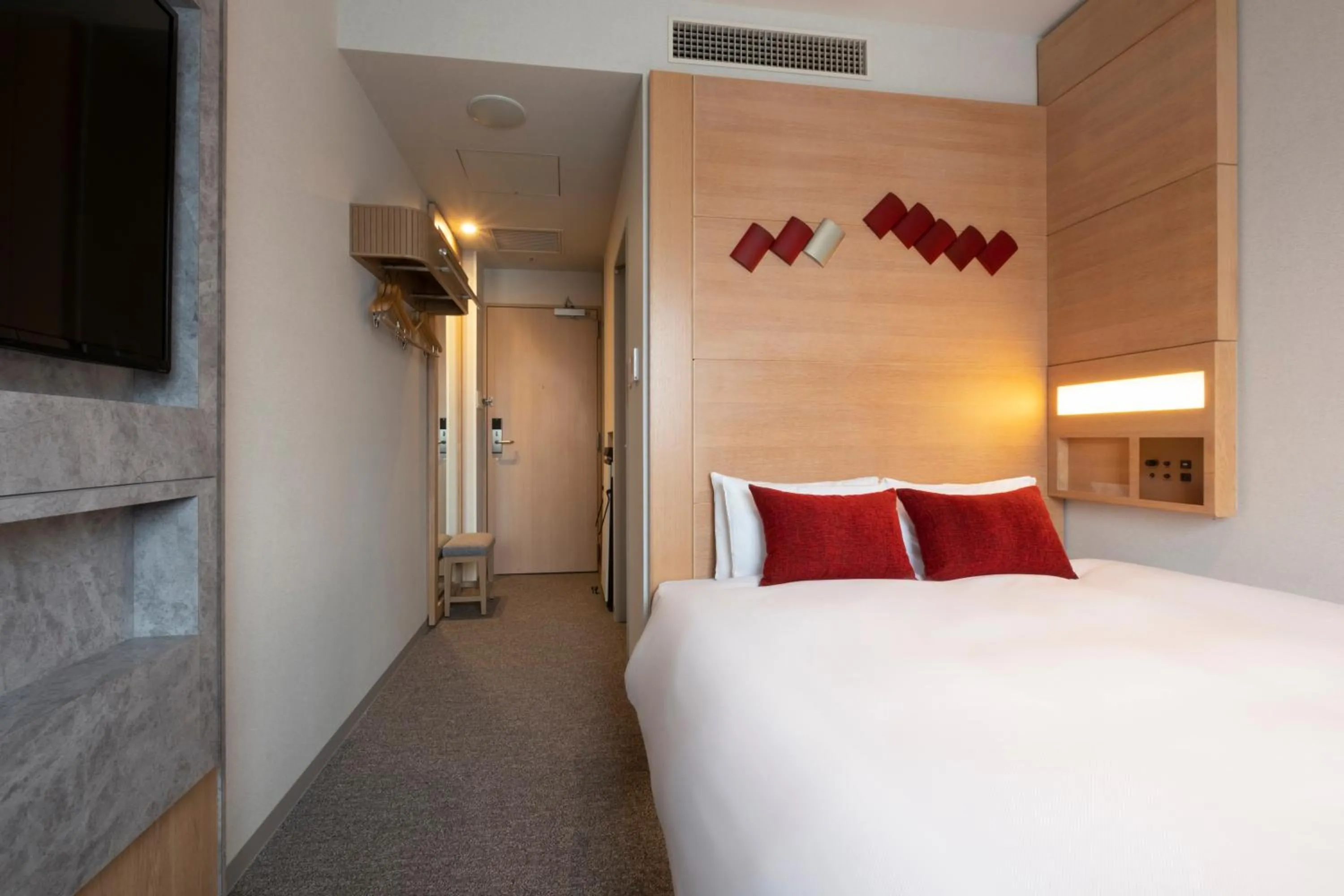 Photo of the whole room, Bed in Hotel JAL City Haneda Tokyo