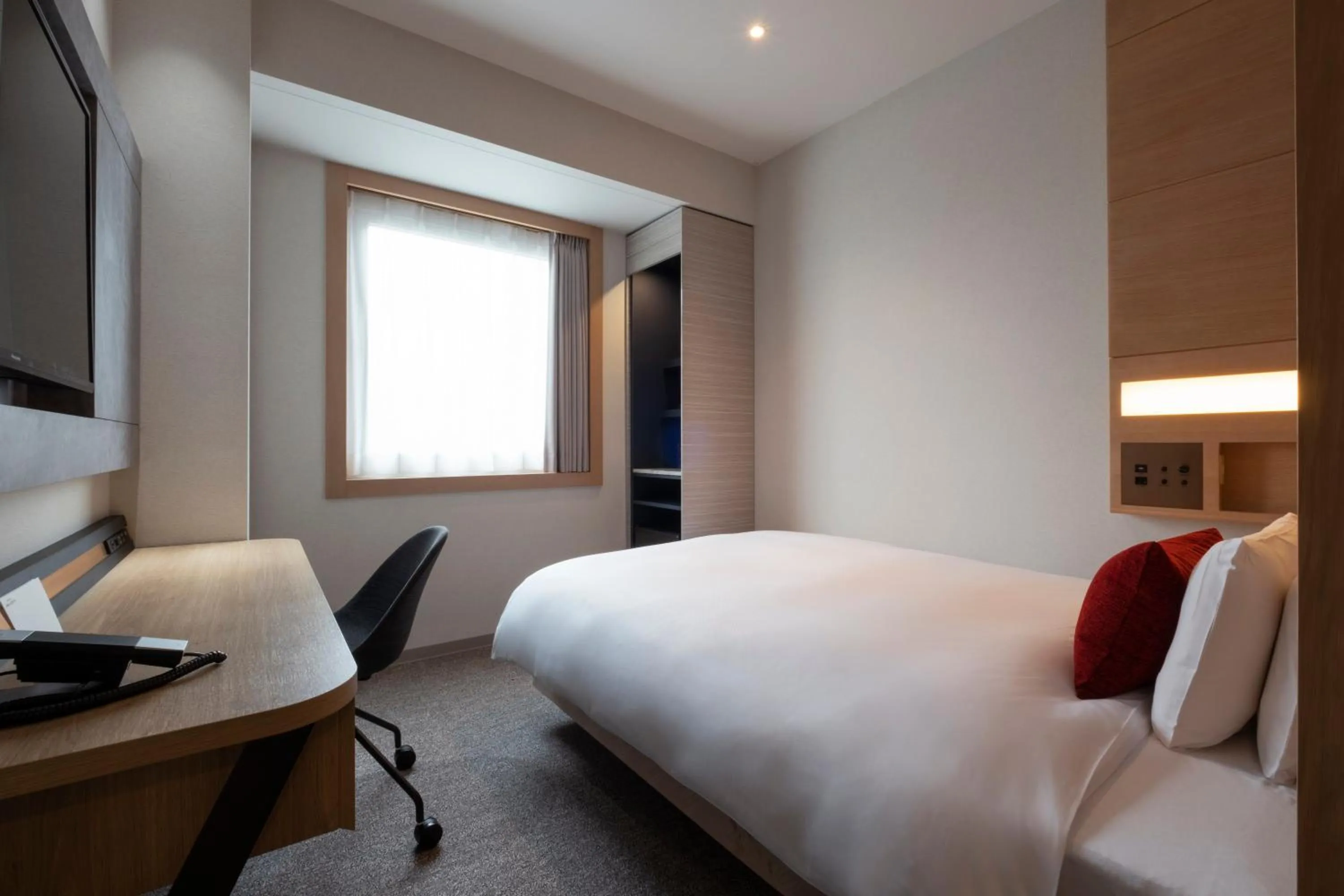 Photo of the whole room, Bed in Hotel JAL City Haneda Tokyo