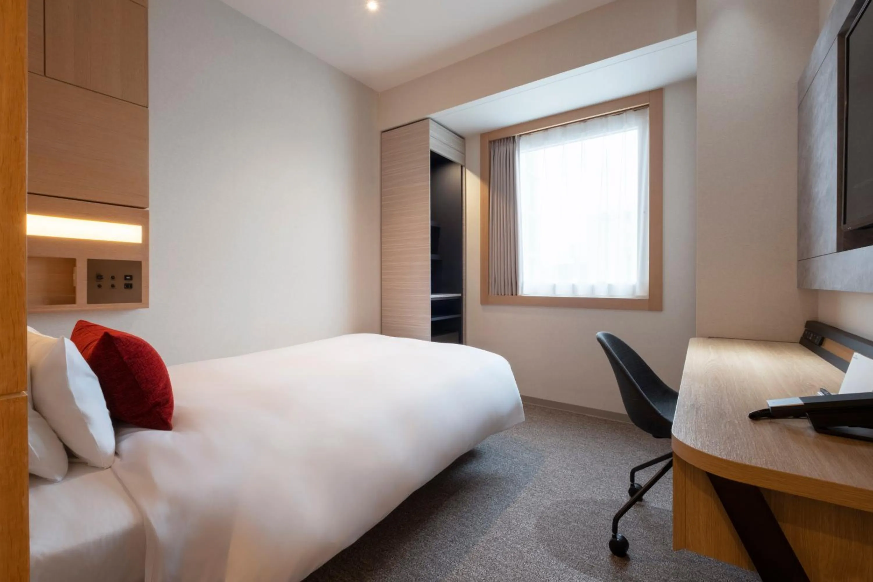 Photo of the whole room, Bed in Hotel JAL City Haneda Tokyo